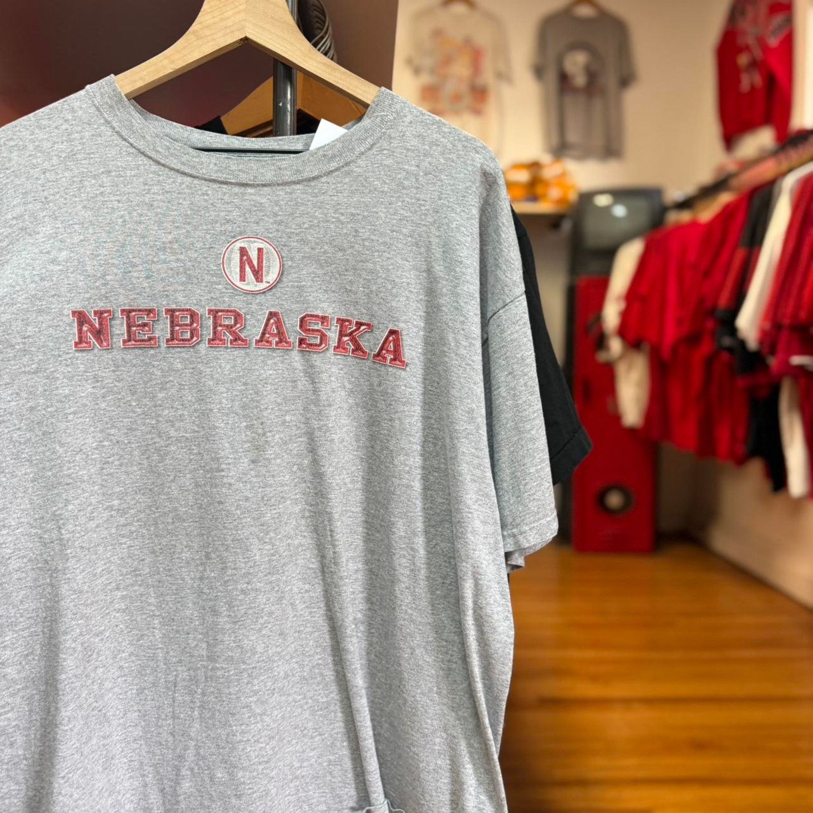 Vintage Vintage 90s Nebraska Huskers Football T-Shirt Size US L / EU 52-54 / 3 - 1 Thumbnail