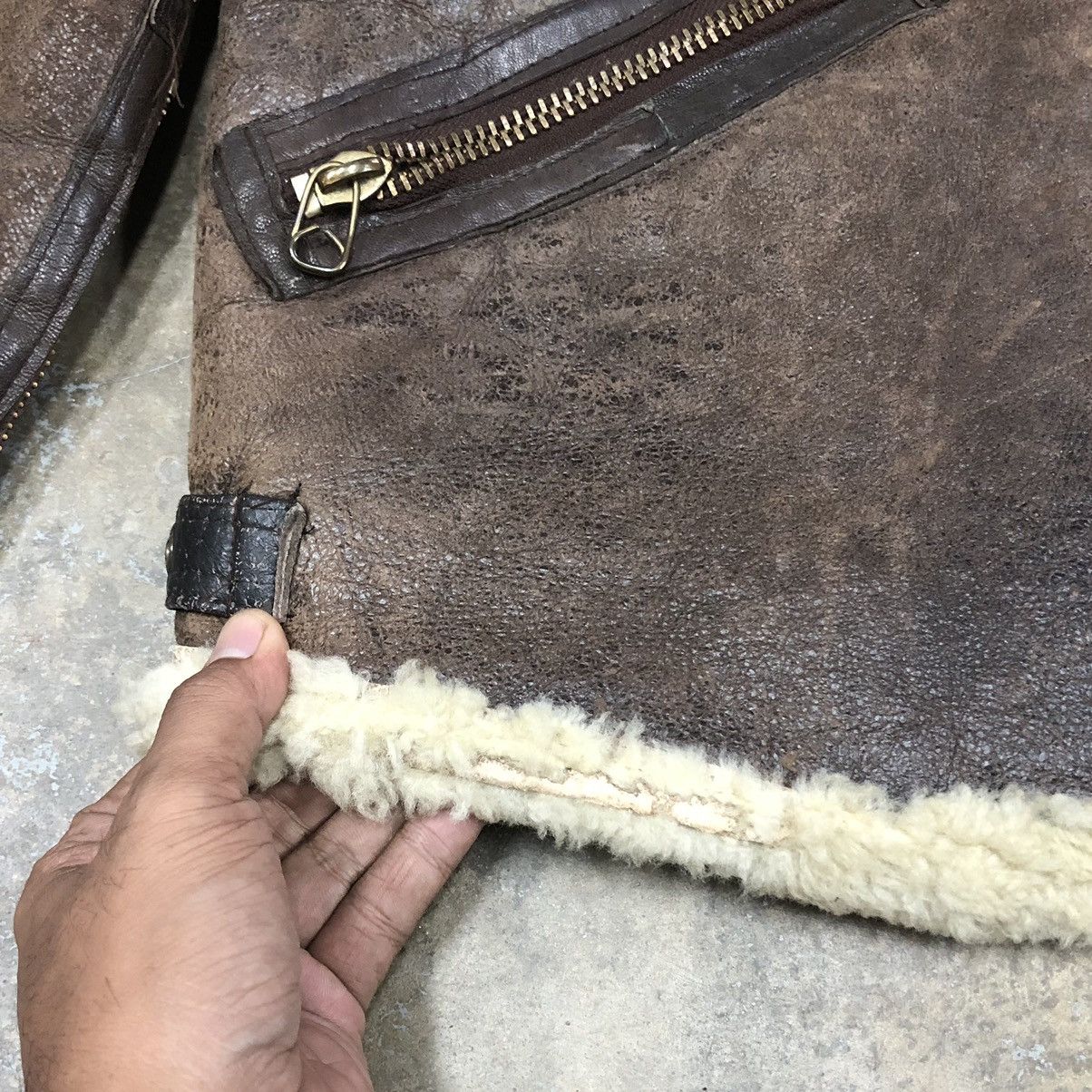 Avirex VTG Avirex THRASHED US Army Air Force Sheepskin B3 Jacket 🇺🇸 Size US M / EU 48-50 / 2 - 18 Thumbnail