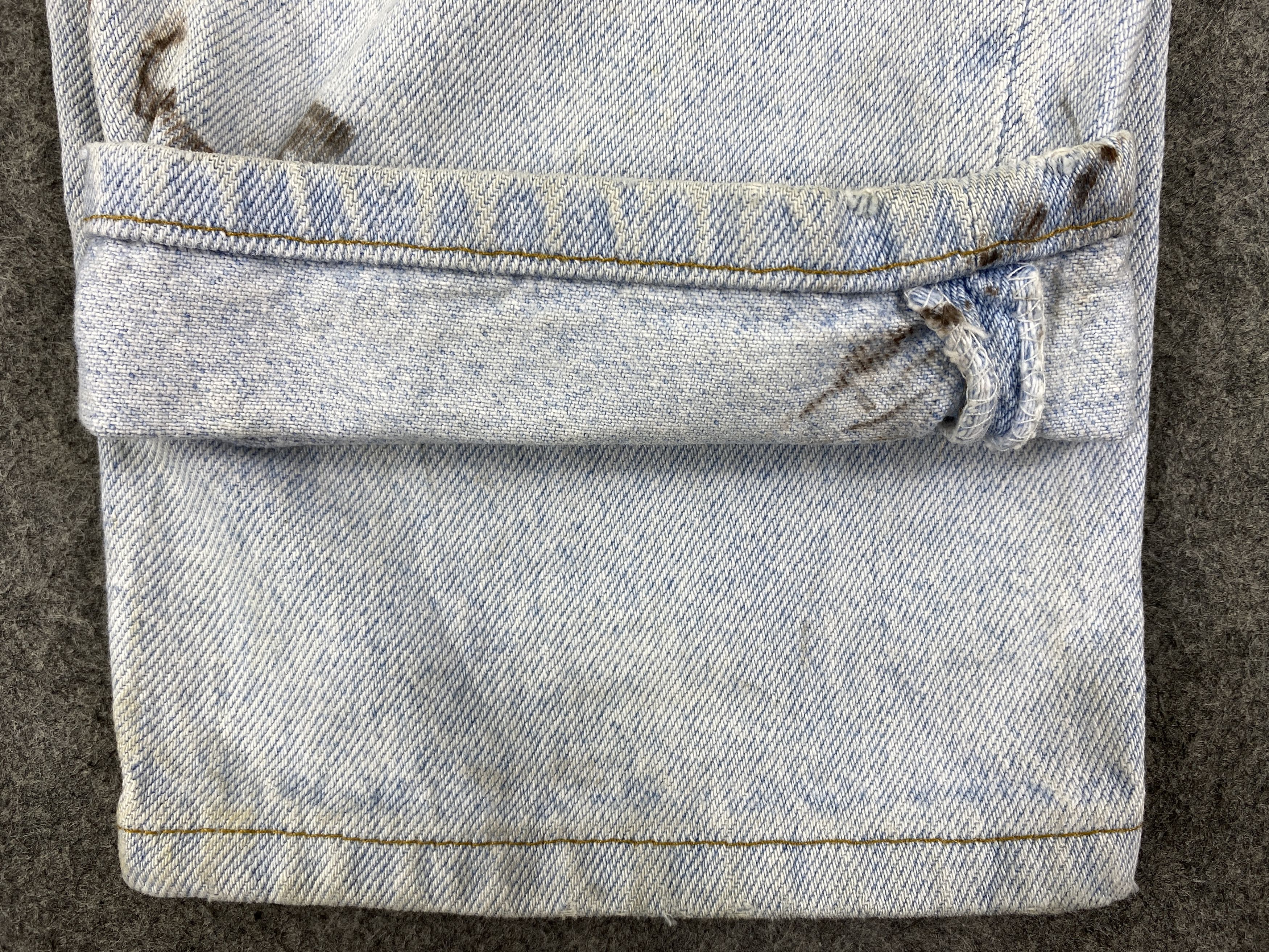 Levi's 90's Light Wash Vintage Levi's 550 USA 35x34 Denim -JN1826 Size US 35 - 11 Thumbnail