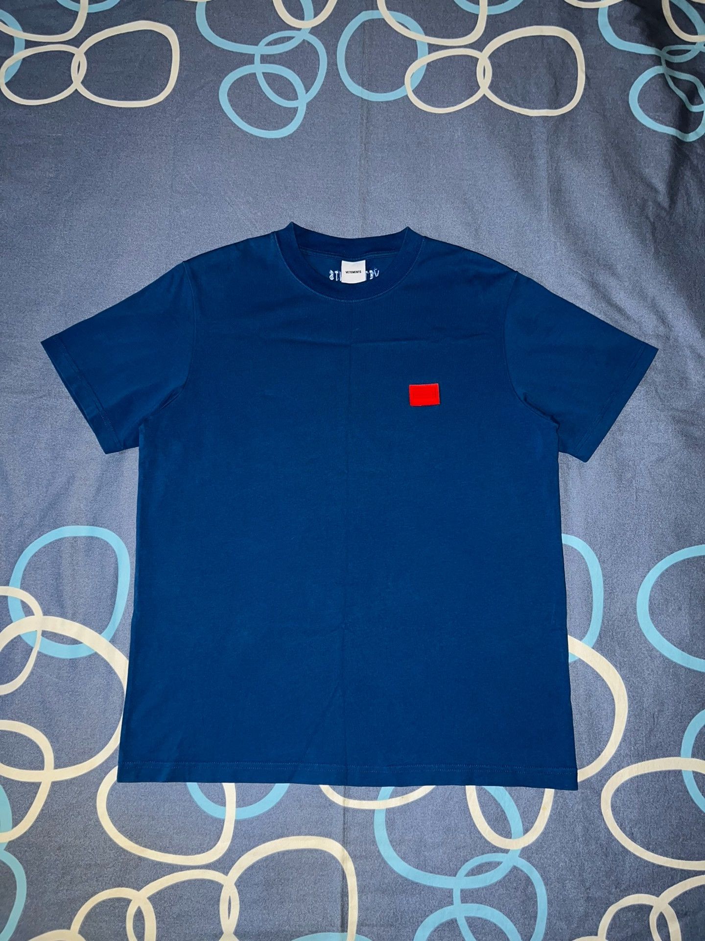 Vetements Vetements Large Rubber Slogan Short-Sleeve T-Shirt Size US L / EU 52-54 / 3 - 1 Thumbnail