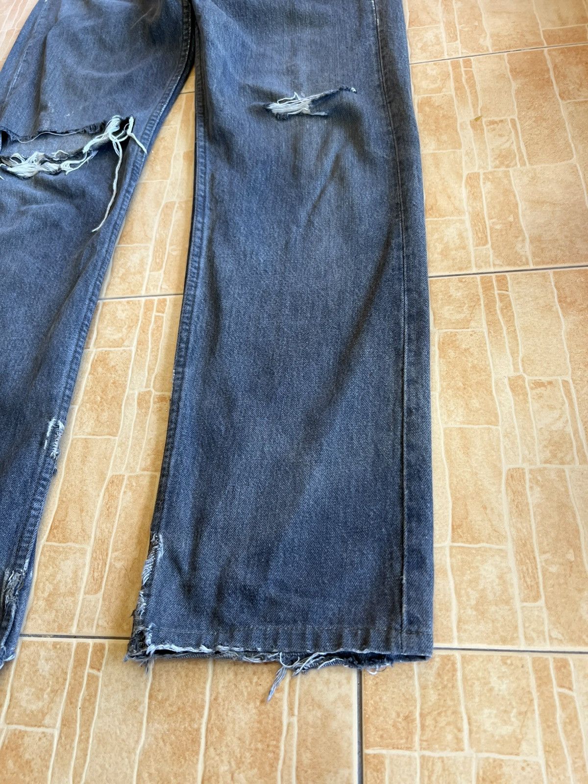 Levi's True Vintage Levis 501 USA Distress Jean Size US 31 - 8 Thumbnail