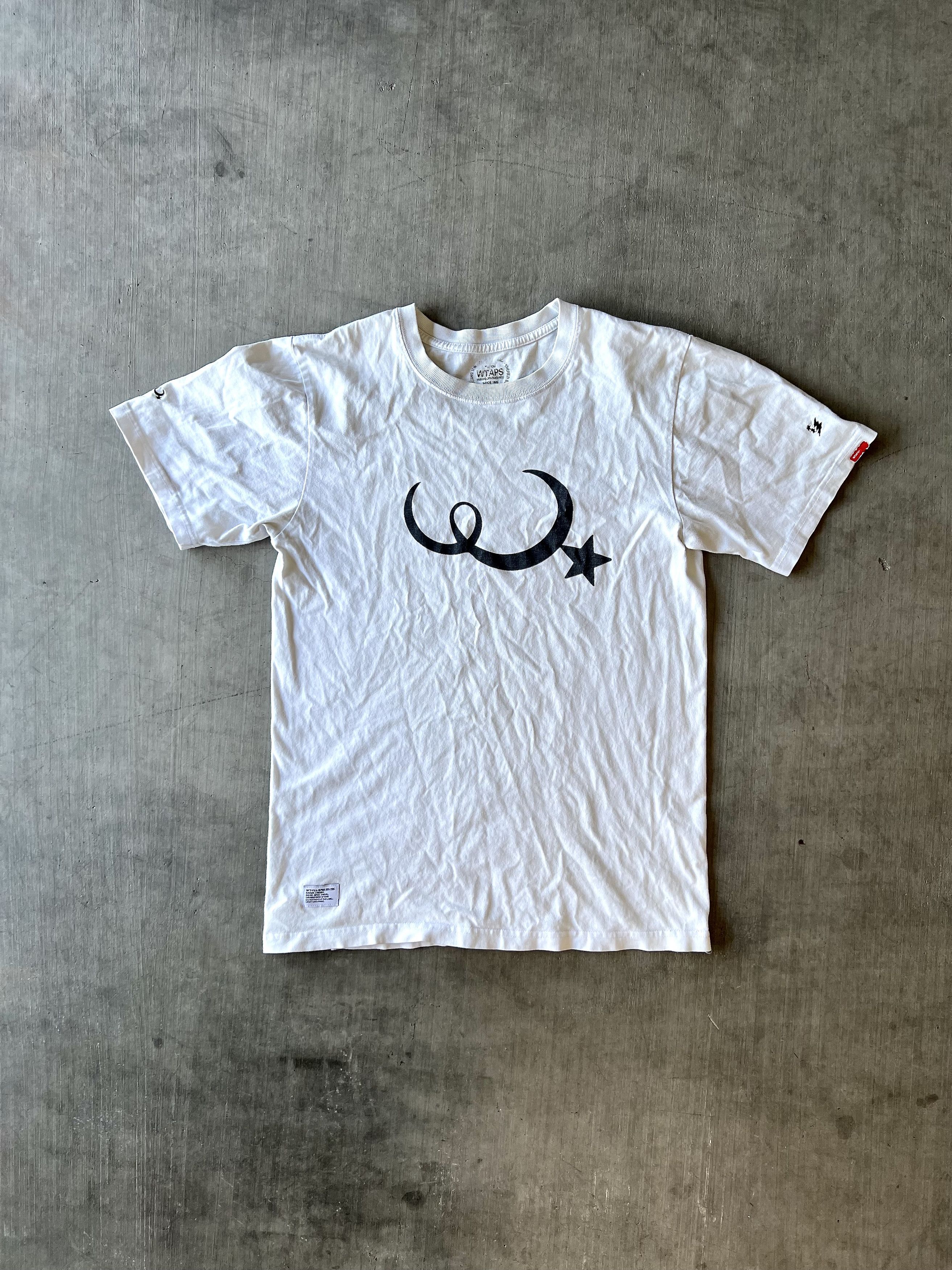★24SS 入手困難★UNDERCOVER x WTAPS T-Shirts 青山店限定】UNDERCOVER x WTAPS T-Shirts White｜Yahoo!フリマ