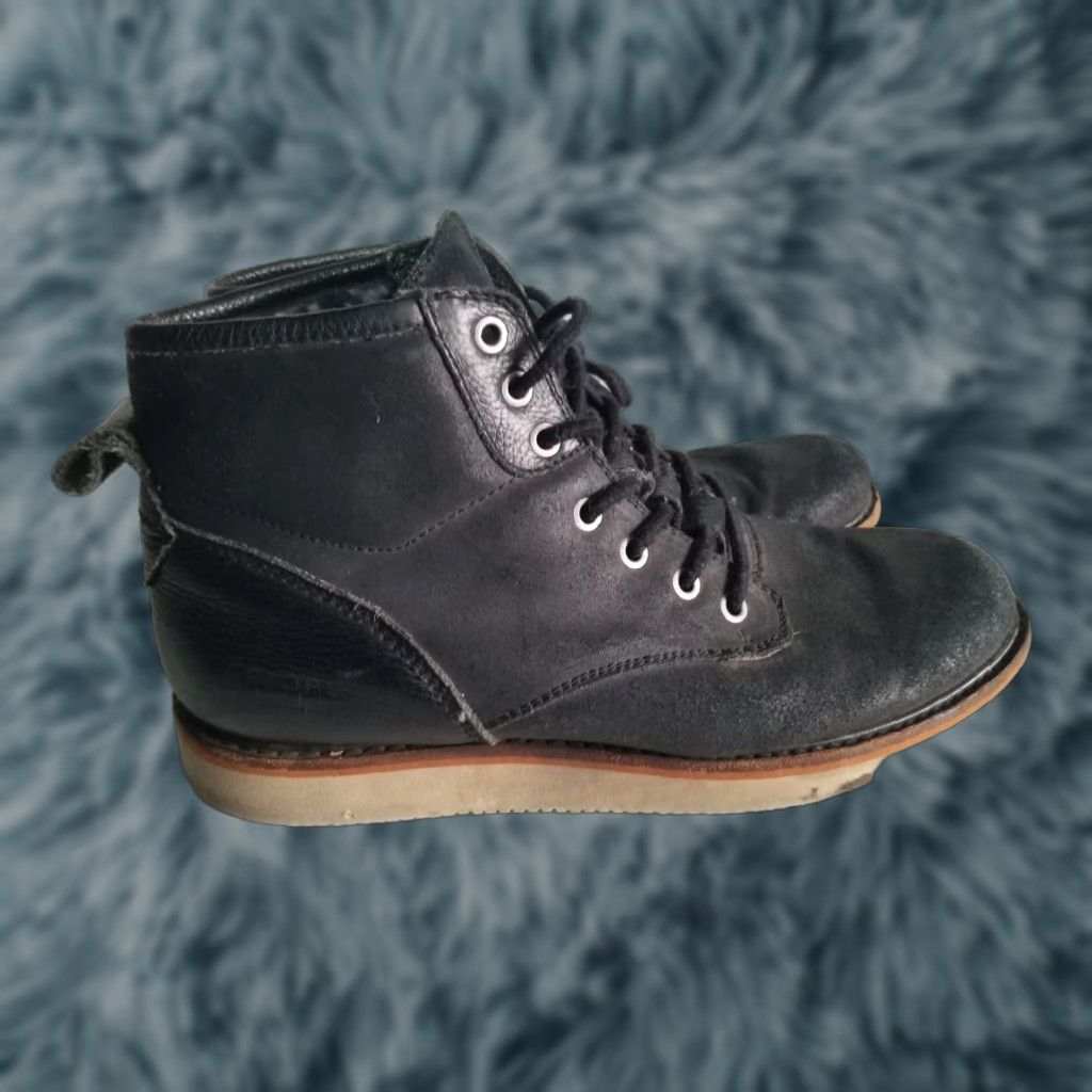 Globe Globe Boots Daley Chukka Leather Black Mens 10 US Lace Up Suede Outsole Non-Slip Cushioned Comfort Size US 9 / EU 42 - 1 Thumbnail