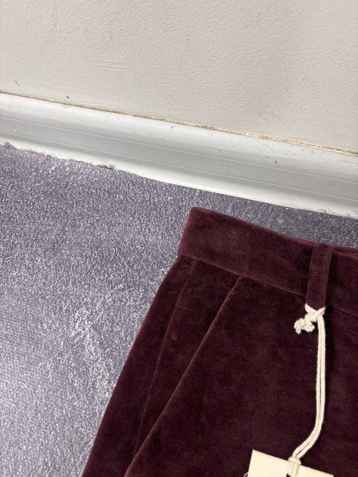 Circolo 1901 Circolo 1901 Women’s NWT Dark Burgundy Velour Chino Pants Size 27" / US 4 / IT 40 - 6 Thumbnail