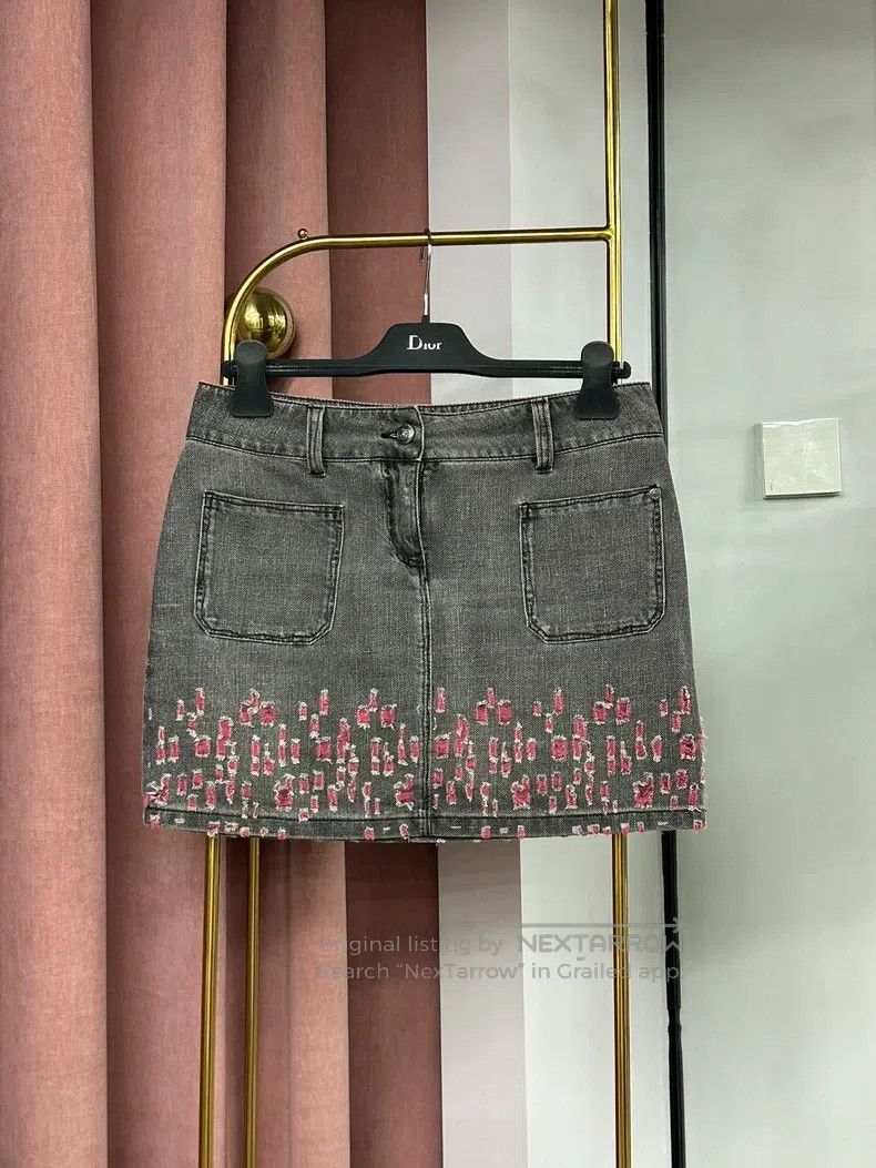 Chanel Chanel 11P gray old hole denim skirt Size 25" / US 0 / IT 36 - 1 Thumbnail