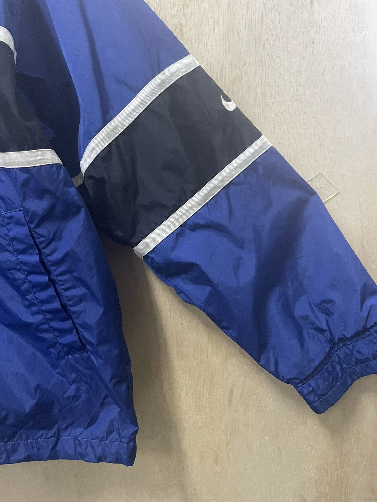 Nike × Vintage Vintage Nike Black Blue Windbreaker Size US L / EU 52-54 / 3 - 2 Thumbnail