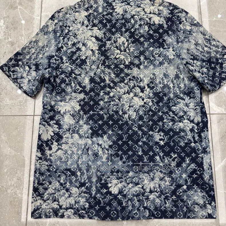 Louis Vuitton Louis Vuitton Tapestry short-sleeved shirt Size US M / EU 48-50 / 2 - 3 Thumbnail