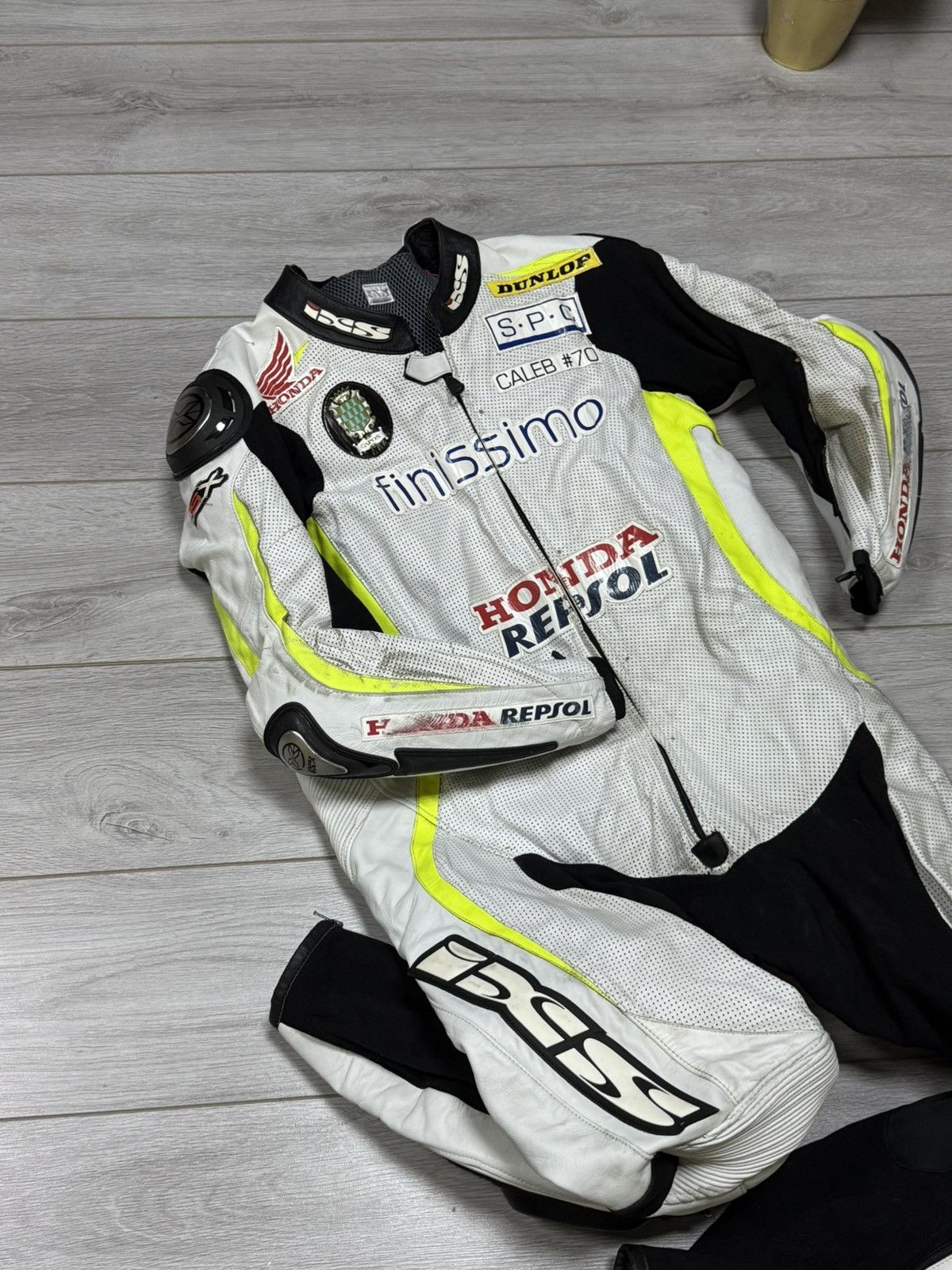 Honda IXS Custom racing leather suit – Honda Repsol livery Size US M / EU 48-50 / 2 - 4 Thumbnail
