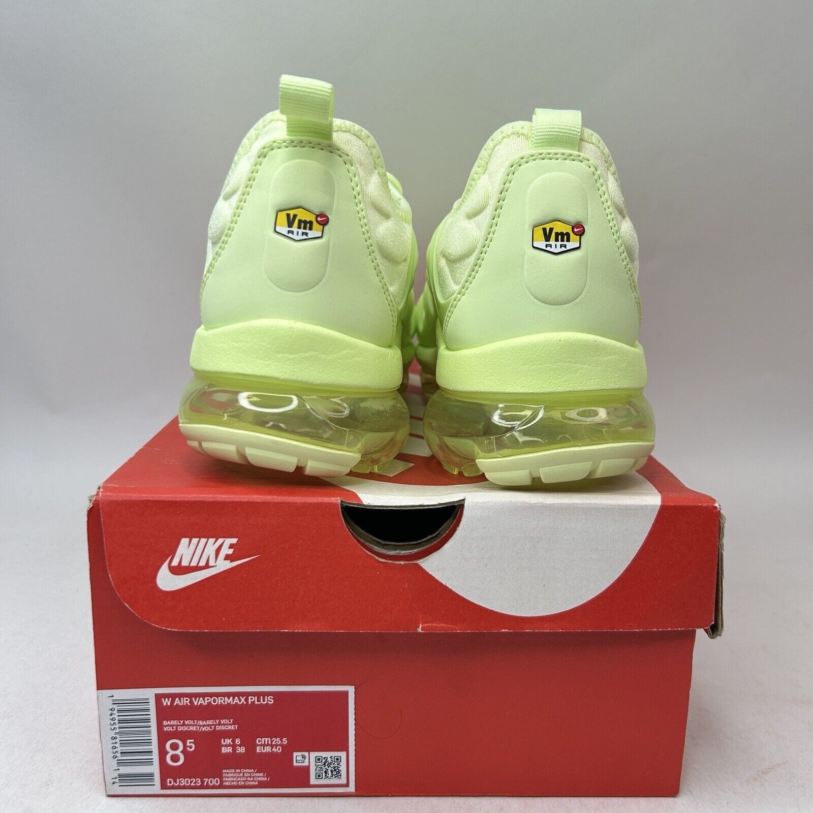 Nike Nike Air VaporMax Plus WMNS “Barely Volt” 2024 Size US 8.5 / IT 38.5 - 4 Thumbnail