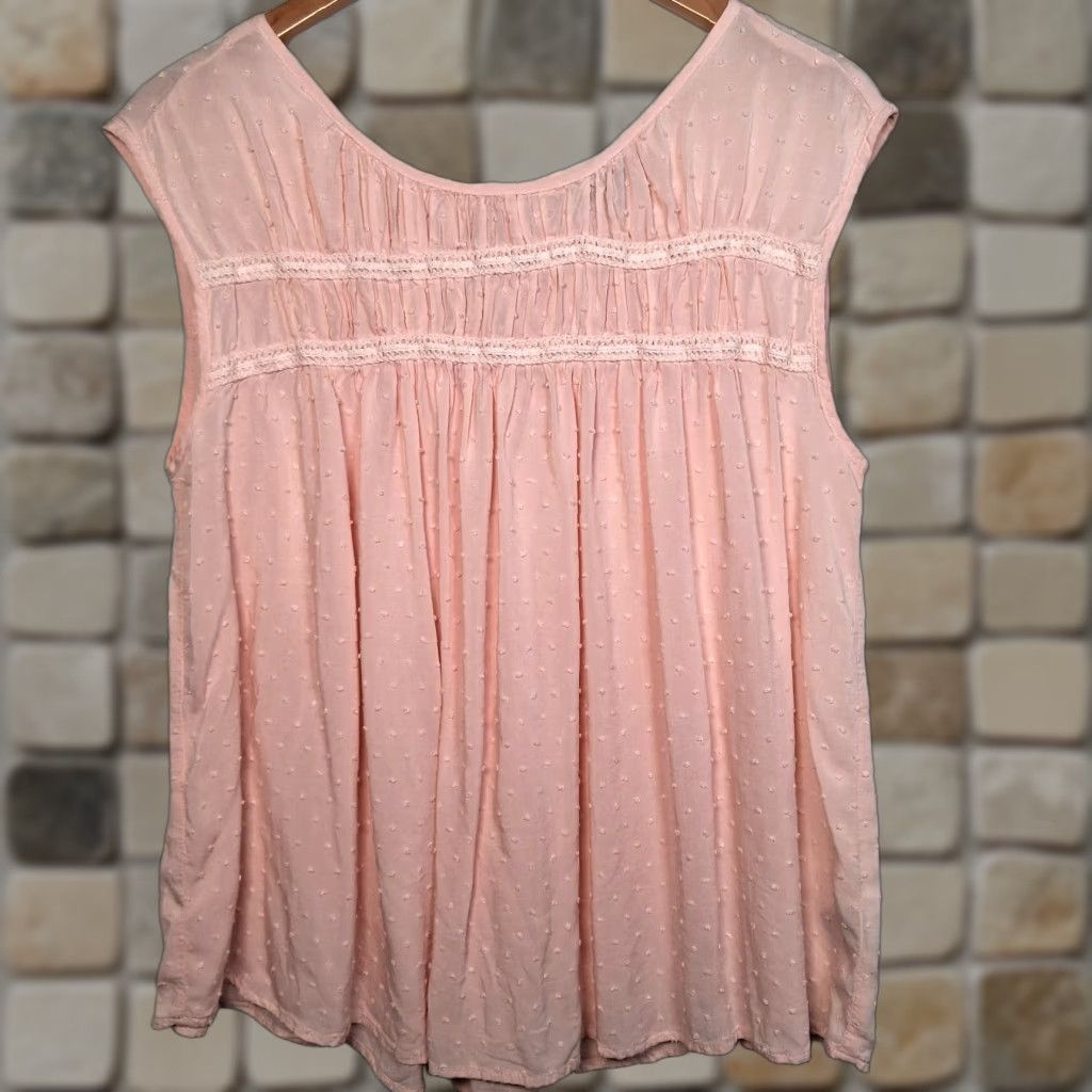 Torrid Torrid Blouse Size 0 US 12 Sleeveless Pink Swiss Dot Peasant Crochet Feminine Size XS / US 0-2 / IT 36-38 - 1 Thumbnail