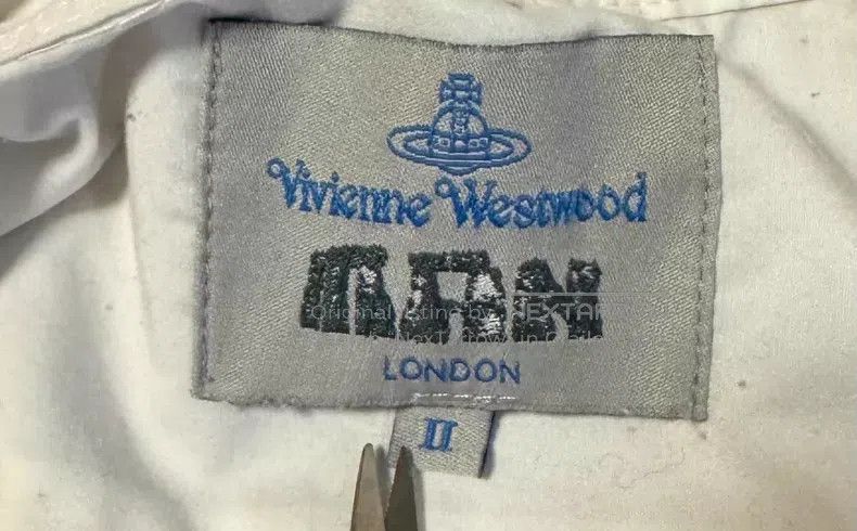 Vivienne Westwood Vivienne Westwood White irregular cut shirt Size M / US 6-8 / IT 42-44 - 3 Thumbnail