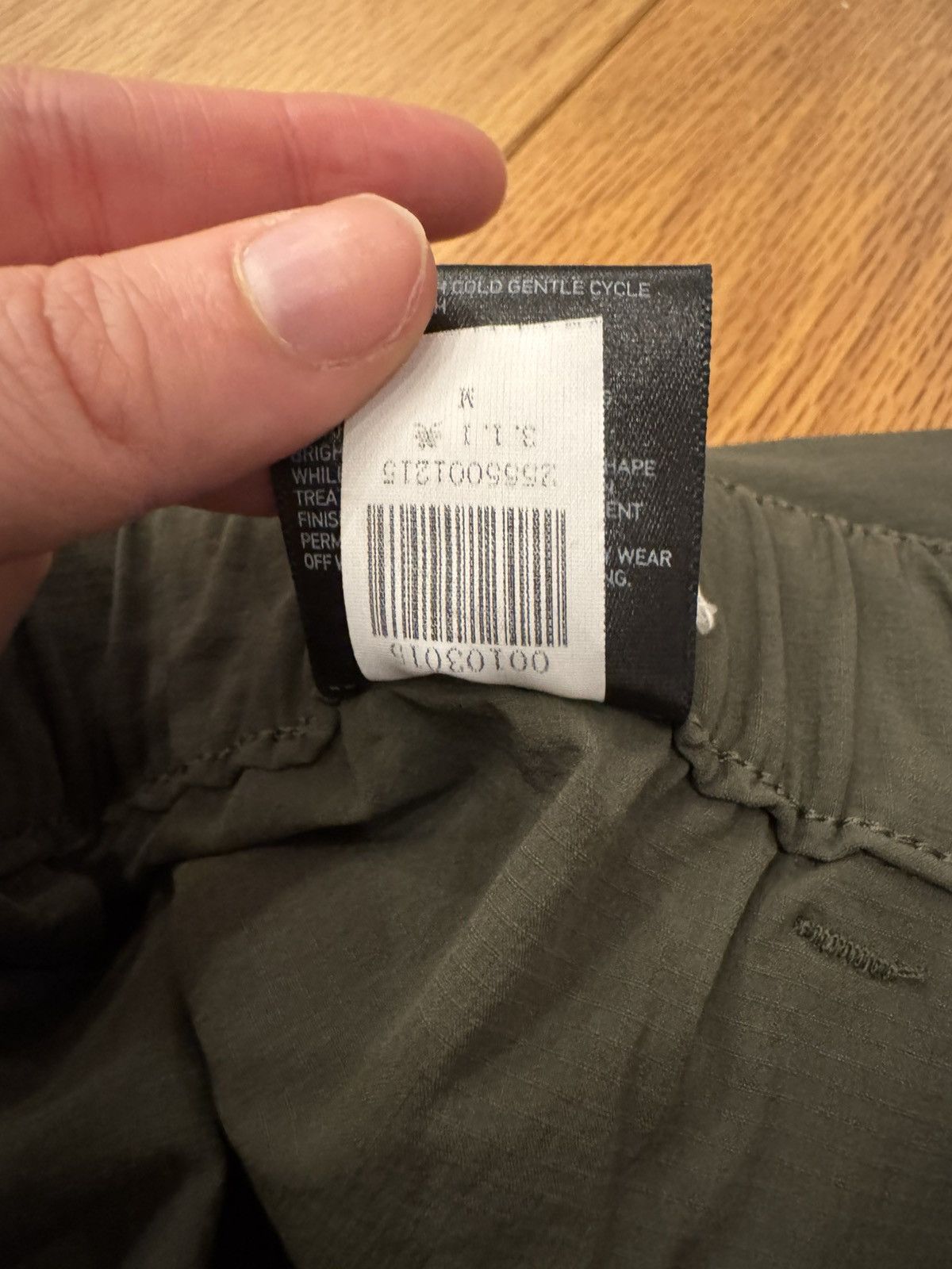 Uniqlo Uniqlo Utility Tech Pants – Nylon Stretch, Olive (M / 30–33) Size US 34 / EU 50 - 5 Thumbnail