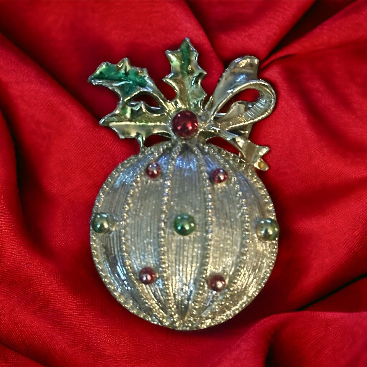 Other × Vintage Vintage Gerry’s Christmas ball brooch Size ONE SIZE - 1 Thumbnail