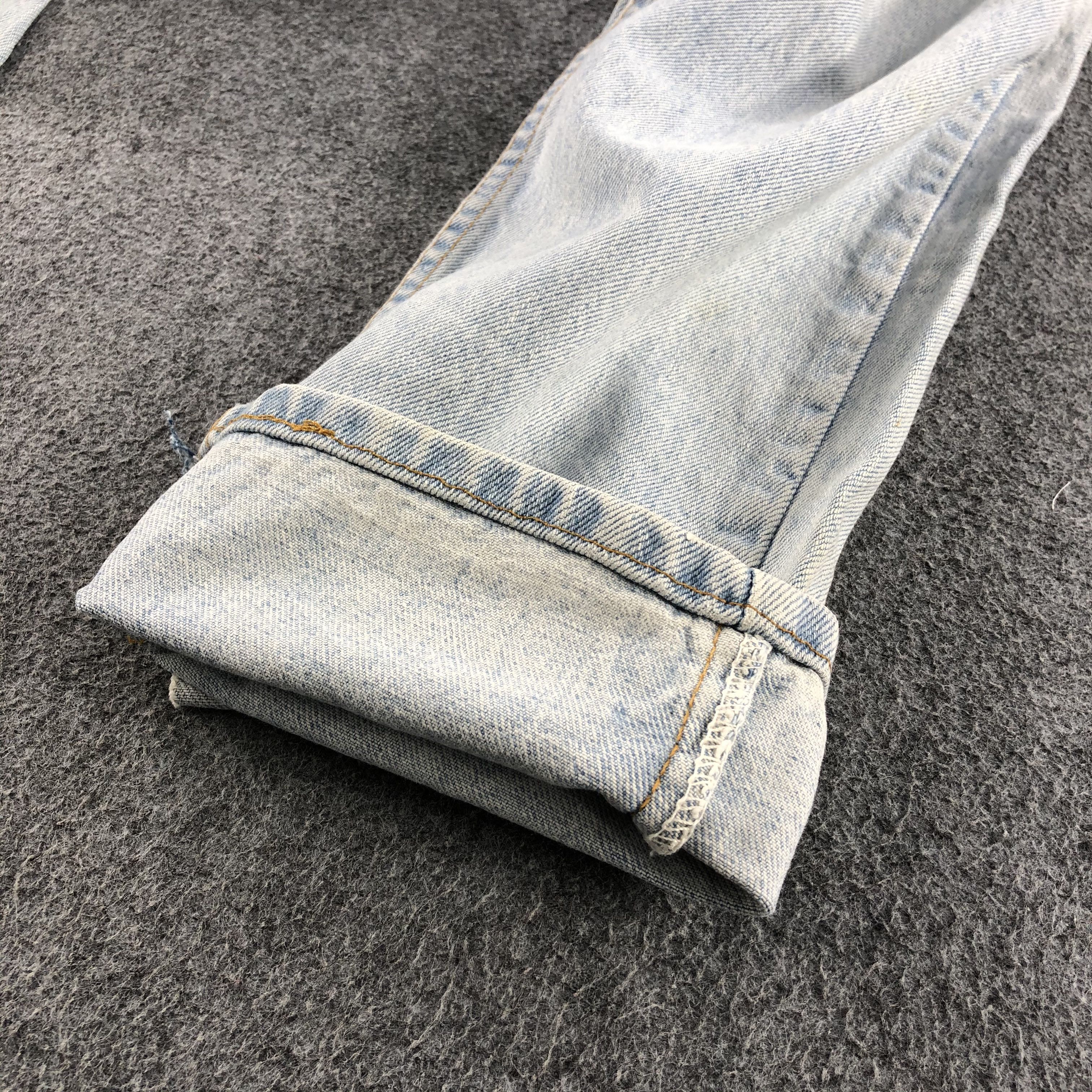 Levi's Light Wash Vintage Levis 550 Jeans-J1135 Size US 27 - 7 Thumbnail