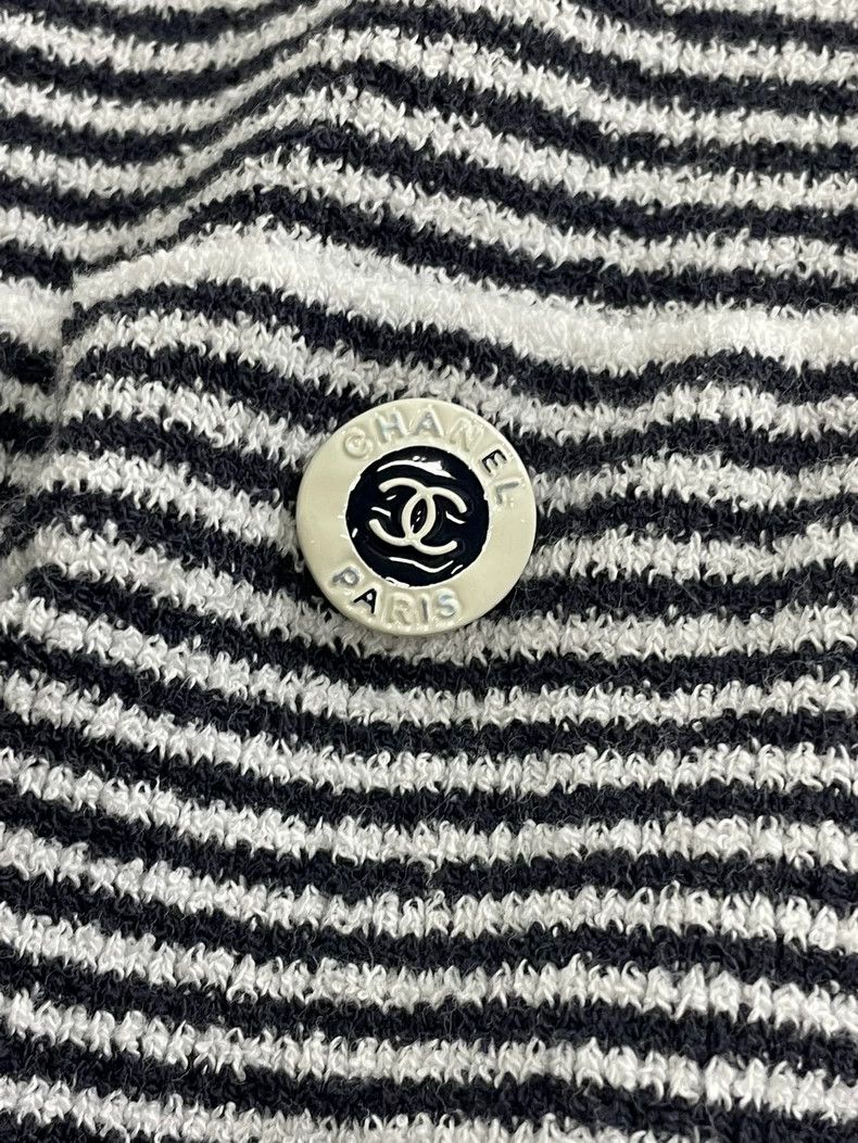 Chanel chanel 23C black and white striped lapel V-neck long-sleev Size XS / US 0-2 / IT 36-38 - 2 Thumbnail