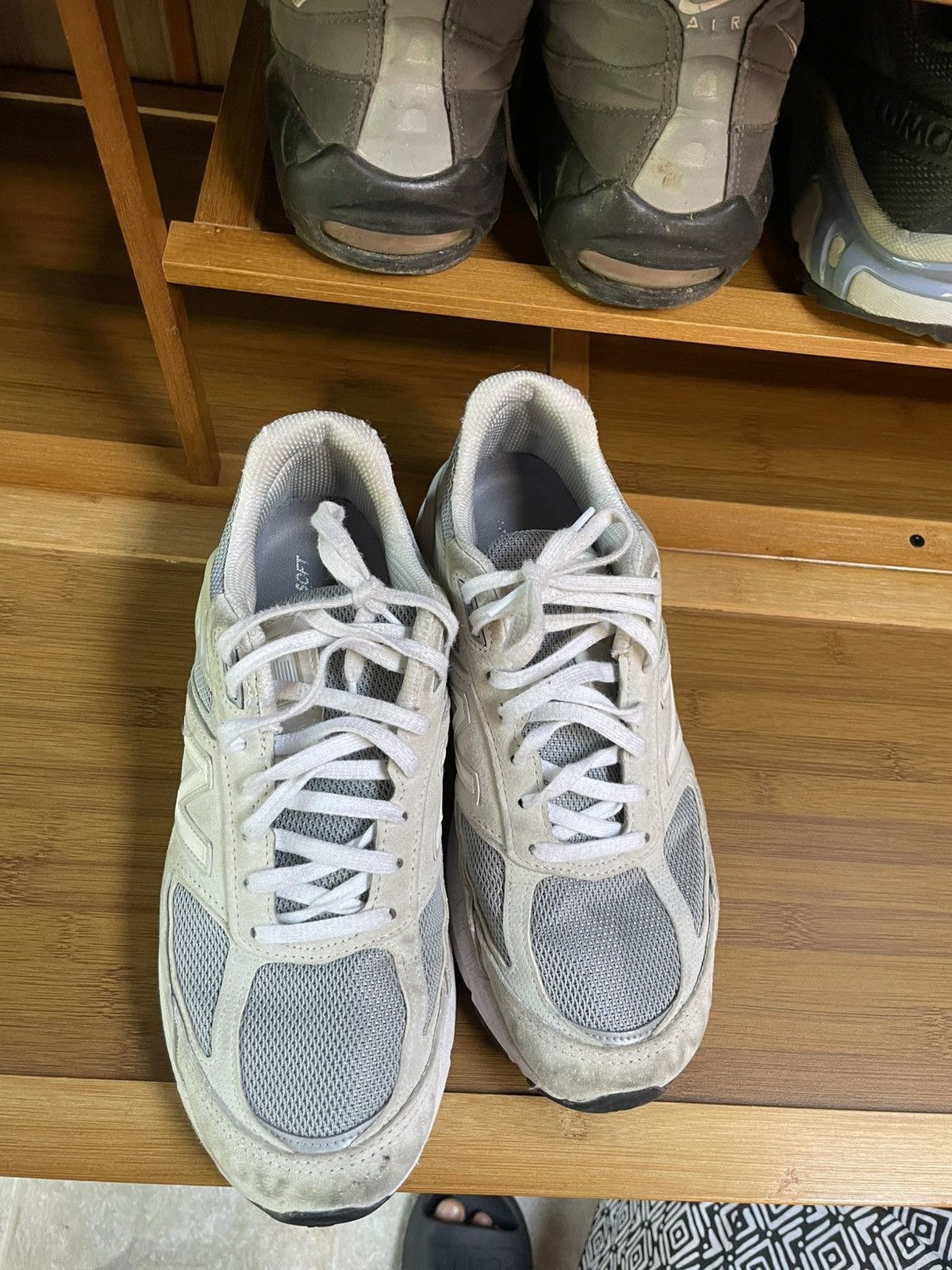 New Balance All white new bakance 990v5 Size US 9.5 / EU 42-43 - 1 Thumbnail