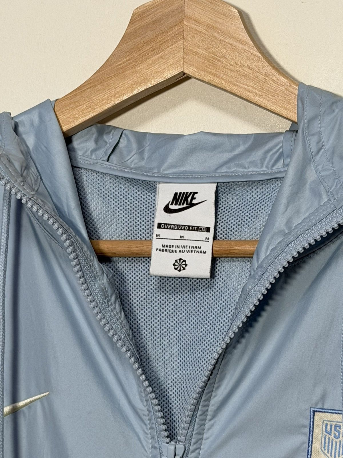 Nike Nike X Team USA Light Jacket Windbreaker Size M / US 6-8 / IT 42-44 - 3 Thumbnail