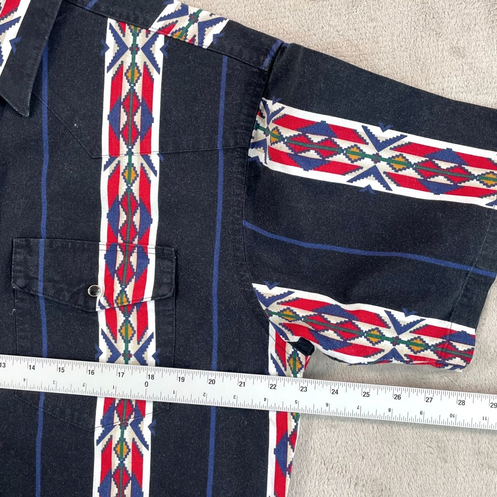 Wrangler VINTAGE Wrangler Brushpopper Shirt Men Large Black Multi Aztec Southwestern AOP Pearl Snap Cowboy Western Retro Ranch 2000s Mens Size US L / EU 52-54 / 3 - 5 Thumbnail