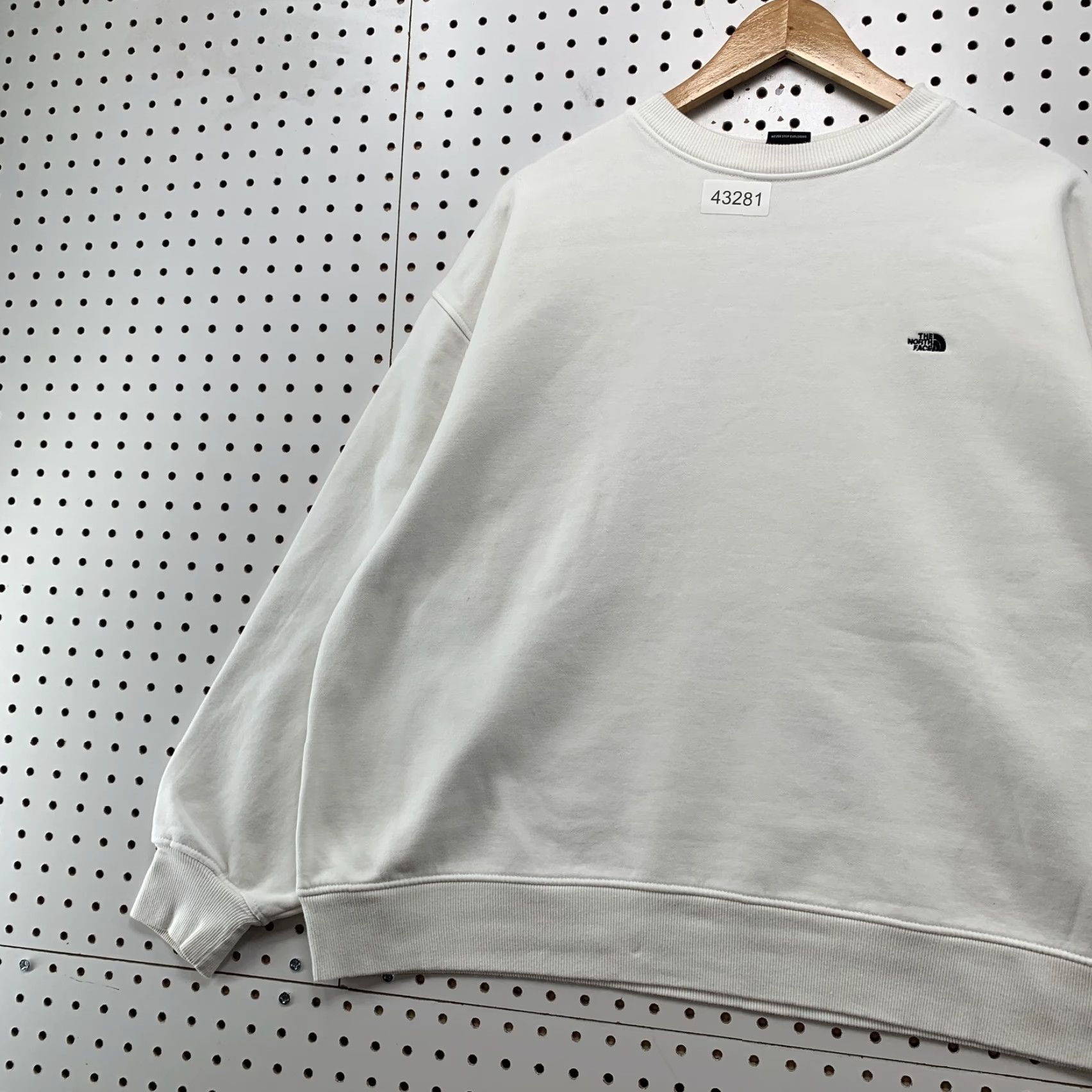 The North Face The North Face Crewneck Womens Large White Fleece Pullover Size L / US 10 / IT 46 - 2 Thumbnail
