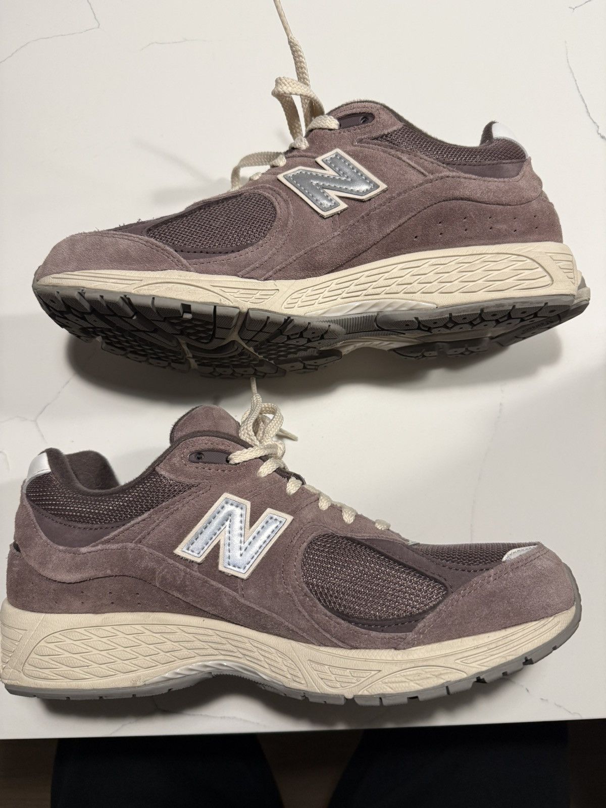 New Balance New Balance 2002R Black Fig Size US 10.5 / EU 43-44 - 2 Thumbnail