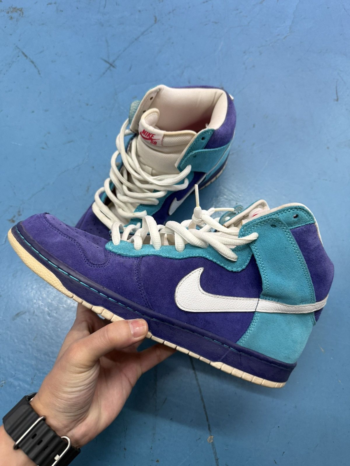 Nike NIKE 10” SB DUNK HIGH OCEANIC AIRLINES Size US 12 / EU 45 - 1 Thumbnail