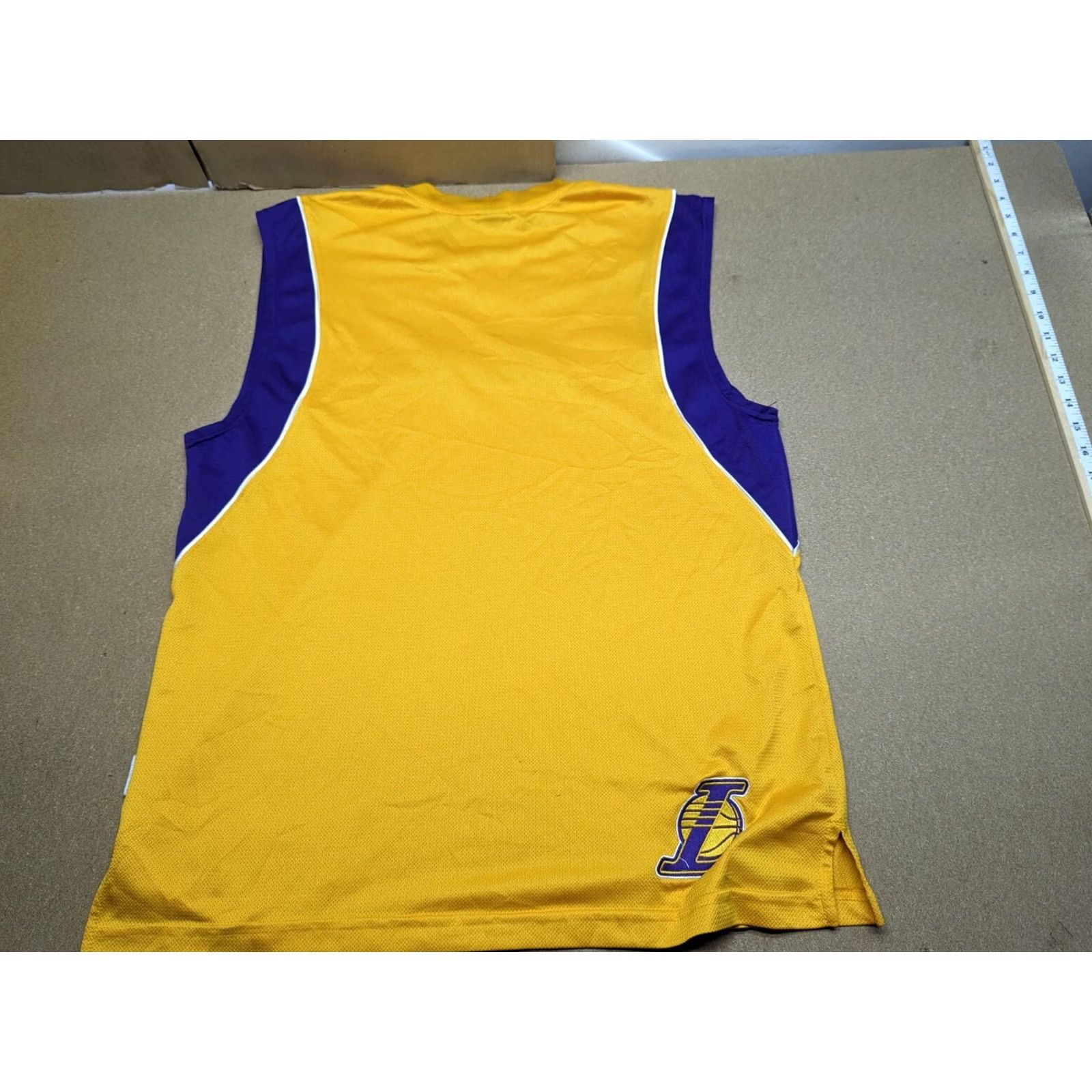 Nike Nike Dri-Fit Lakers Jersey Shirt M Yellow Stitched 90s Men T-Shirt Sports Activewear Size US M / EU 48-50 / 2 - 2 Thumbnail