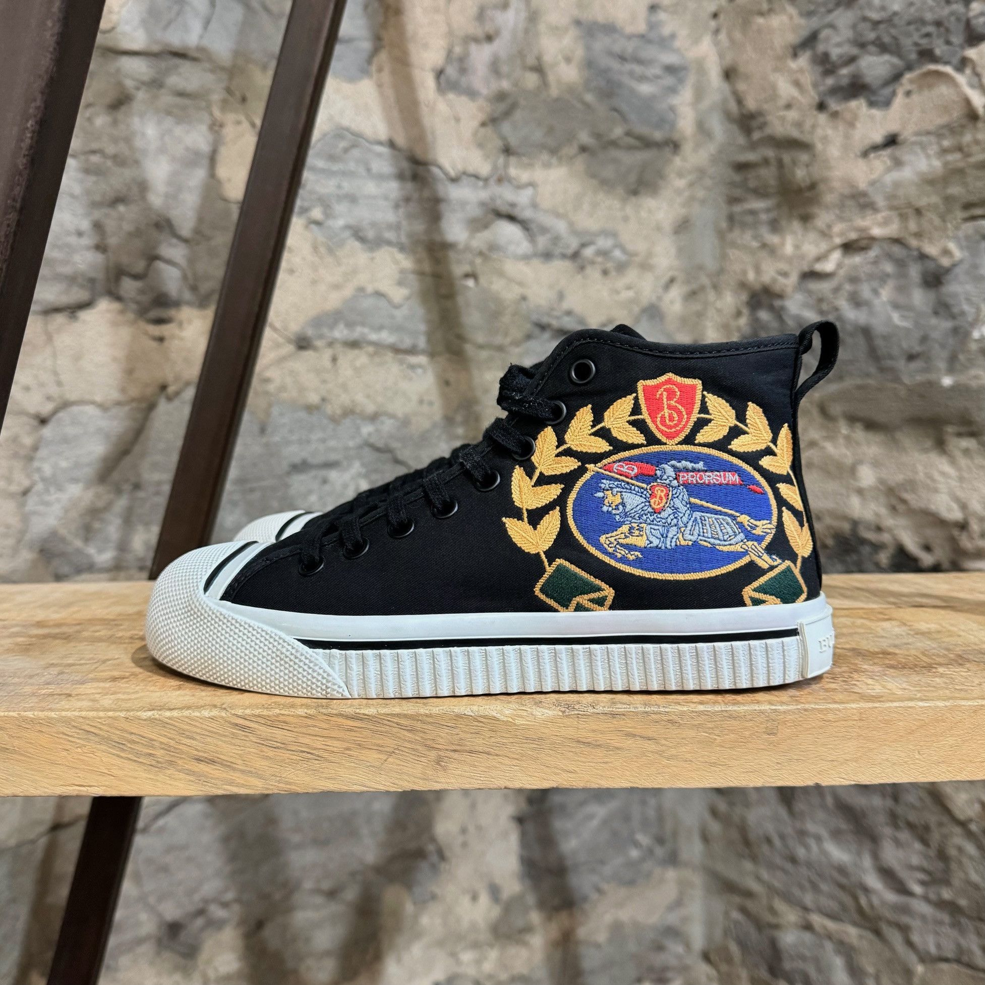 Burberry Burberry Black Canvas Knight Embroidered Kingly Big Sneakers Size US 6 / IT 36 - 6 Thumbnail