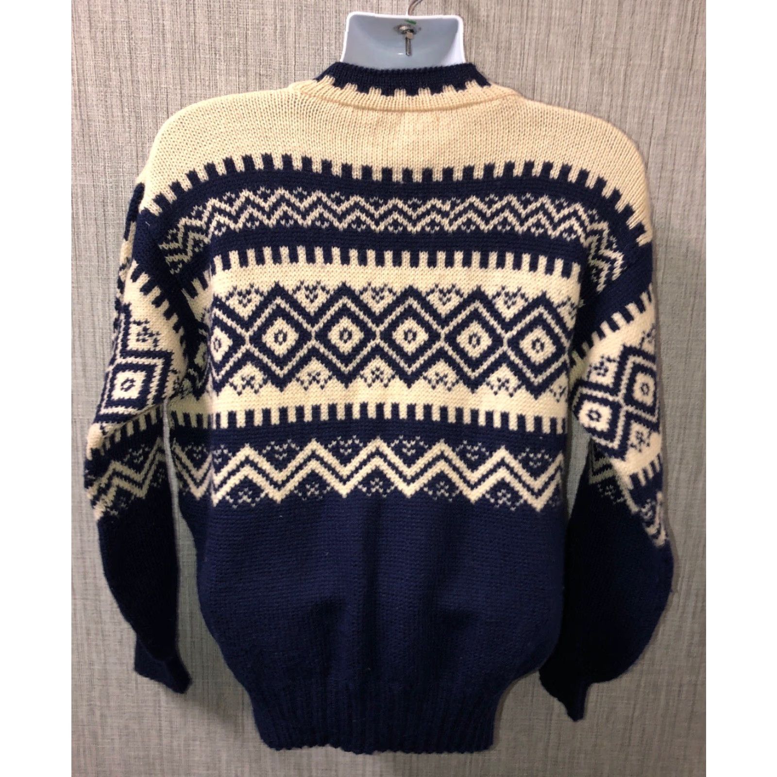 Vintage A Nansen Knitwear Mens NORWEIGN MADE Wool V-Neck Sweater 23.5 Inch Armpit Size US L / EU 52-54 / 3 - 4 Thumbnail