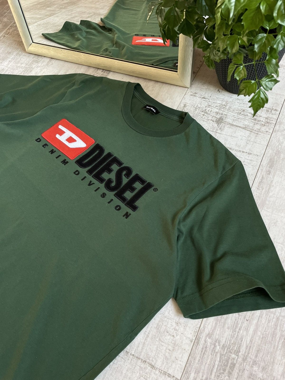 Diesel × Vintage Diesel Denim Division Y2K T-Shirt Vintage Knit Big Logo Size US L / EU 52-54 / 3 - 4 Thumbnail