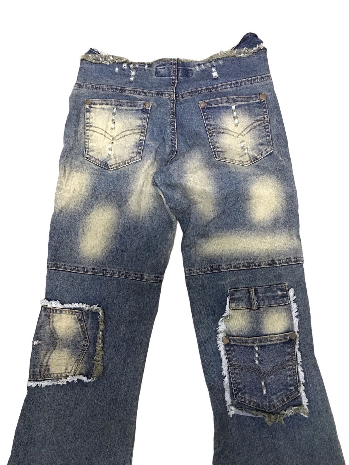 Japanese Brand Modernistic Multipocket Distressed Flared Jeans Size 30" / US 8 / IT 44 - 9 Thumbnail