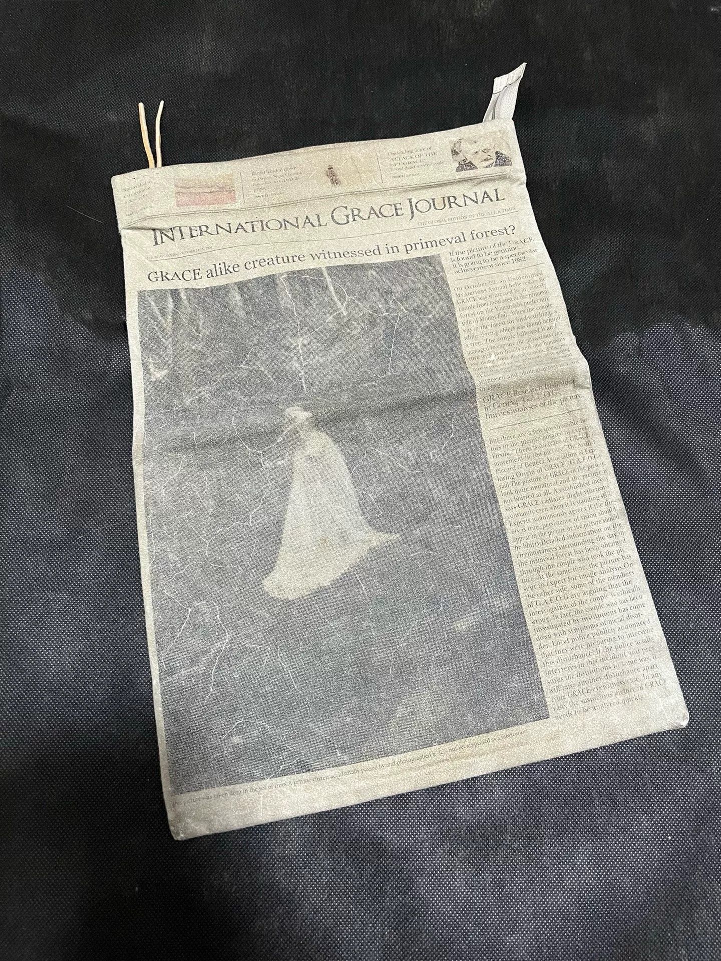Undercover Undercover Grace Newspaper Print Clutch Size ONE SIZE - 1 Thumbnail