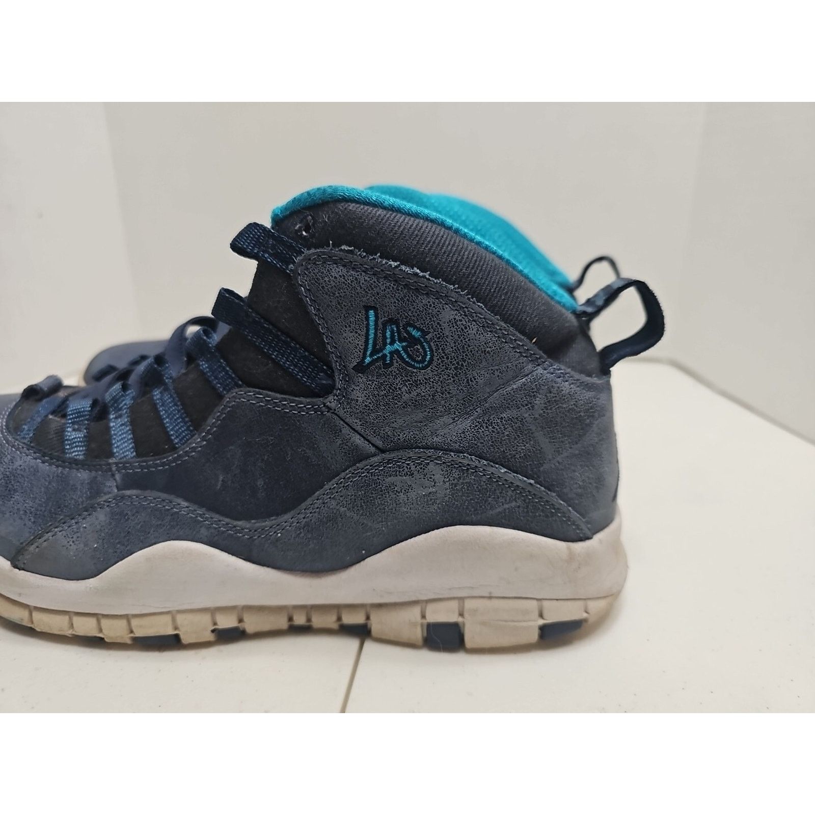 Jordan Brand Nike Air Jordan 10 X Retro LA Los Angeles Size 10 2016 3 Men Size US 10 / EU 43 - 2 Thumbnail