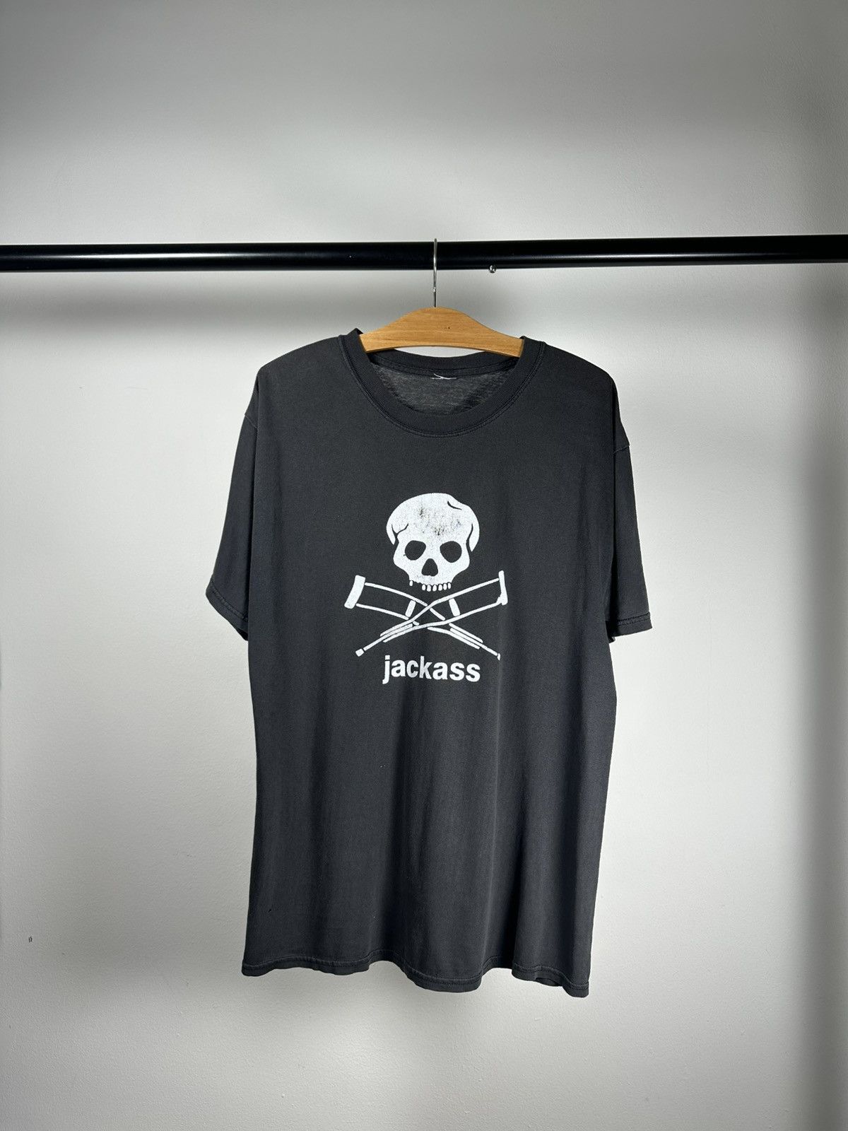 Vintage Vintage thrashed distressed jackass MTV faded tee shirt Size US XL / EU 56 / 4 - 1 Thumbnail