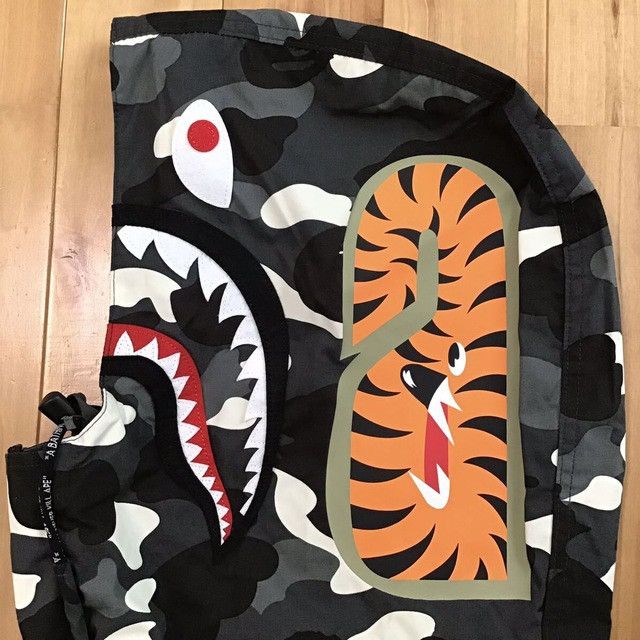 Bape 💫Glow in the dark💫 BAPE camo shark hoodie snowboard jacket Size US M / EU 48-50 / 2 - 5 Thumbnail