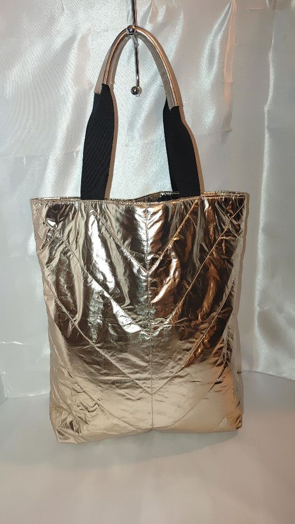 Victoria's Secret Victoria's Secret Metallic Rose Gold Tote Size ONE SIZE - 6 Thumbnail