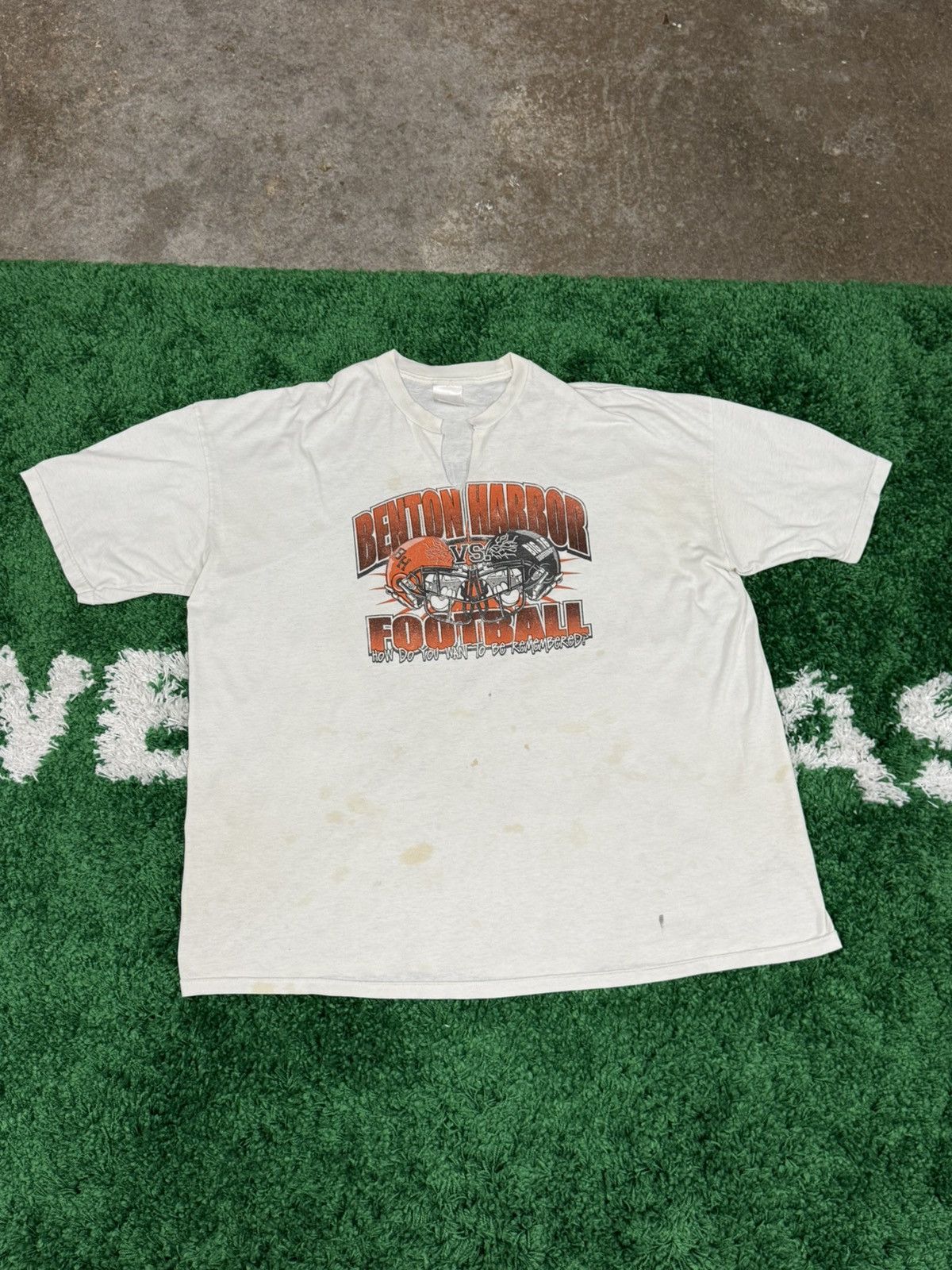 Vintage Vintage 90s Oversized Football Distressed Cut Tee 2XL XXL Size US XXL / EU 58 / 5 - 2 Thumbnail