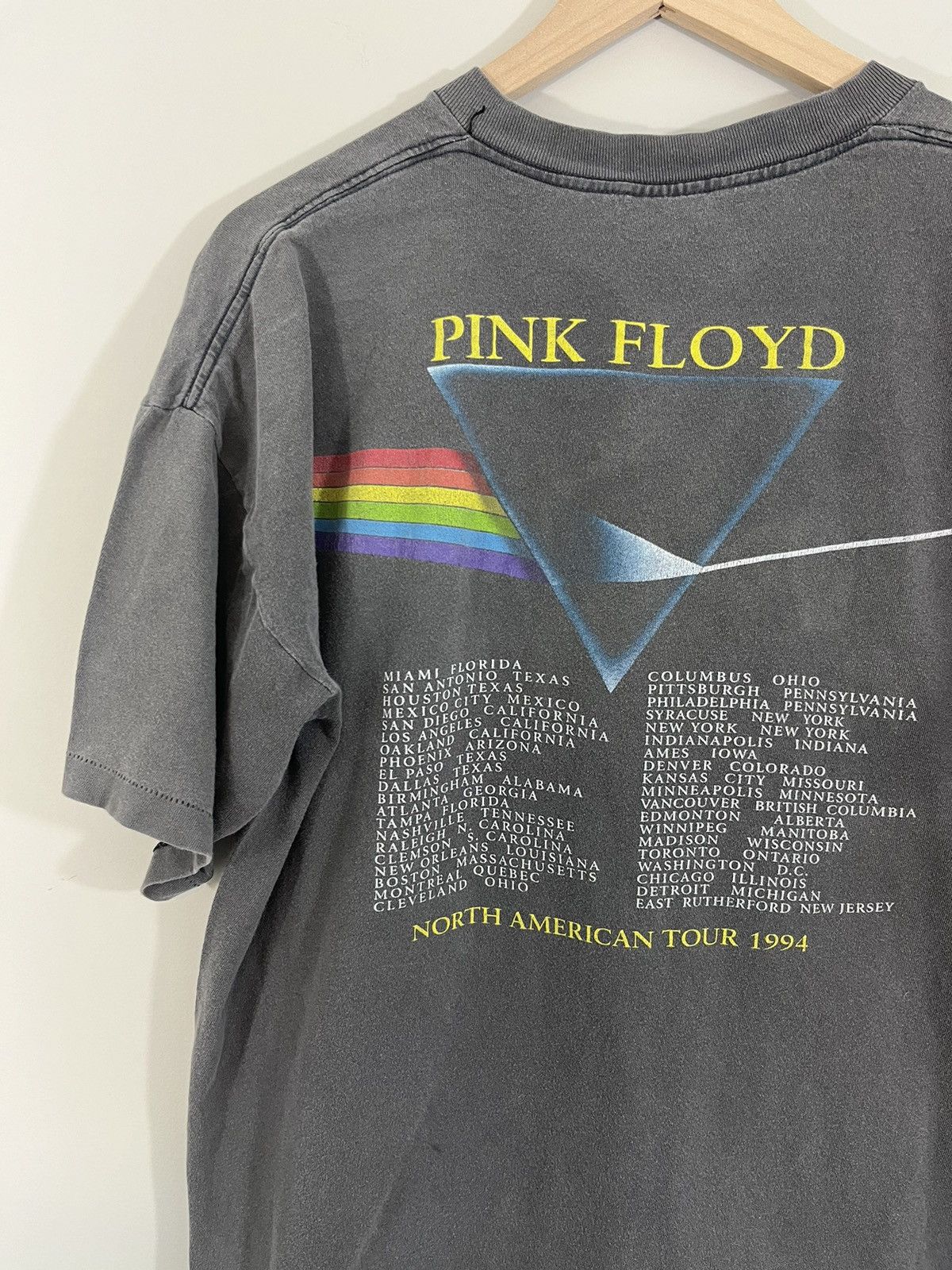 Band Tees Single Stitch Pink Floyd Band Thrashed 90s Sun Faded Tee Size US XL / EU 56 / 4 - 11 Thumbnail