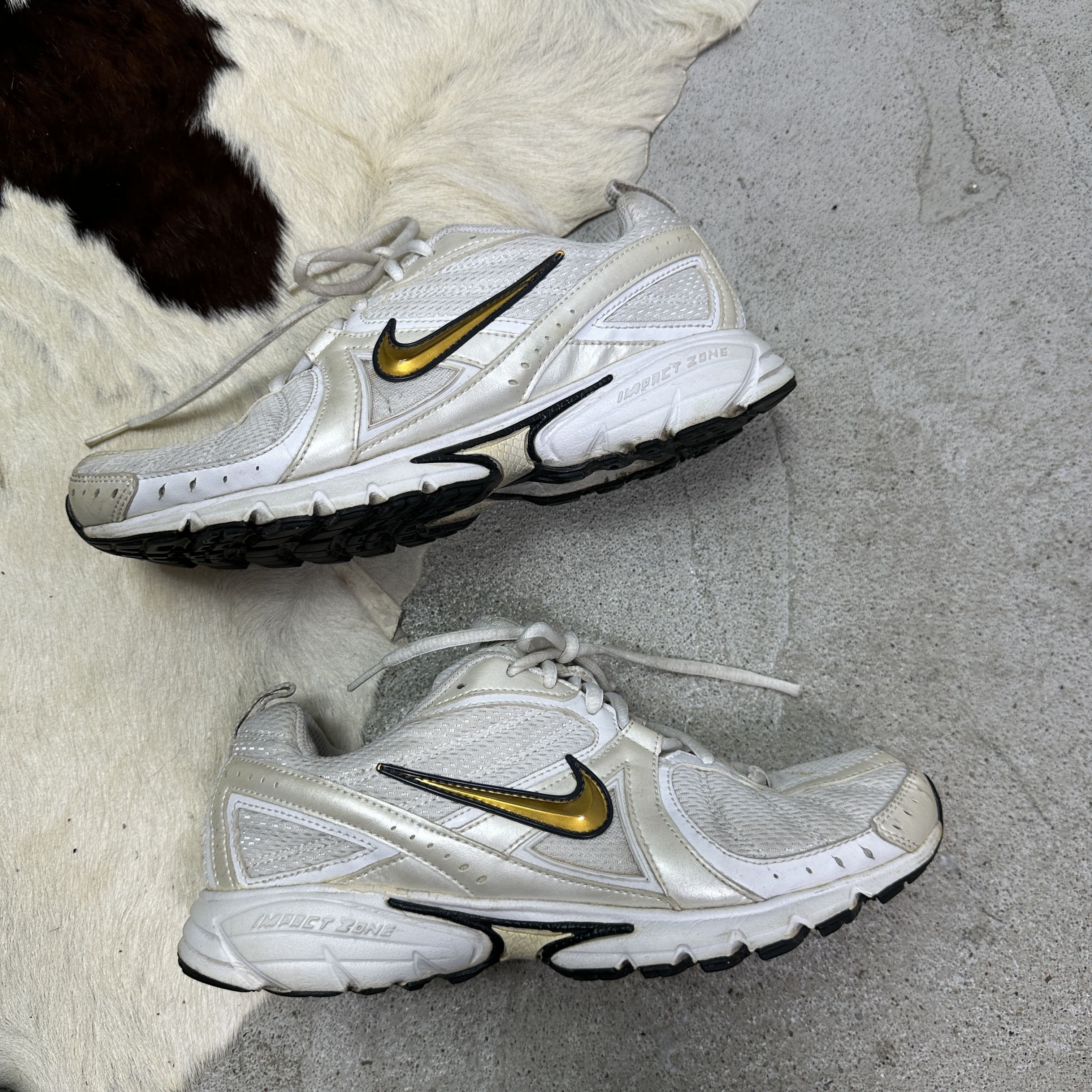 Nike Vintage Sporty Streetwear Nike Chunky 00s Sneakers Size US 7.5 / EU 40-41 - 9 Thumbnail