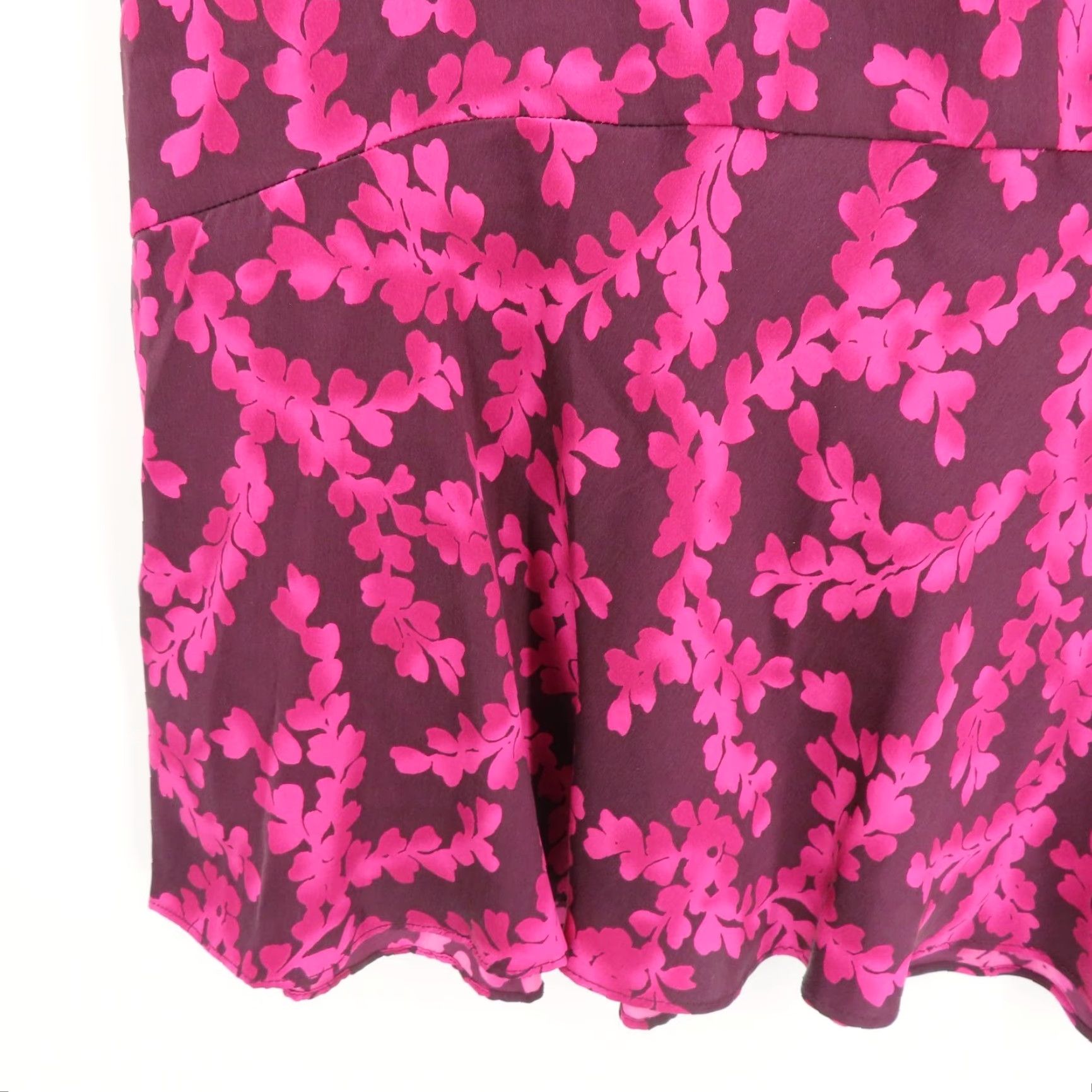 Vintage **Womens New York & Company 16 Zip Pink Silk Leaf Print Skirt** User: **New York & Company Womens 16 Zip Pink Silk Leaf Print Skirt** Size 38" / US 16 / IT 52 - 4 Thumbnail