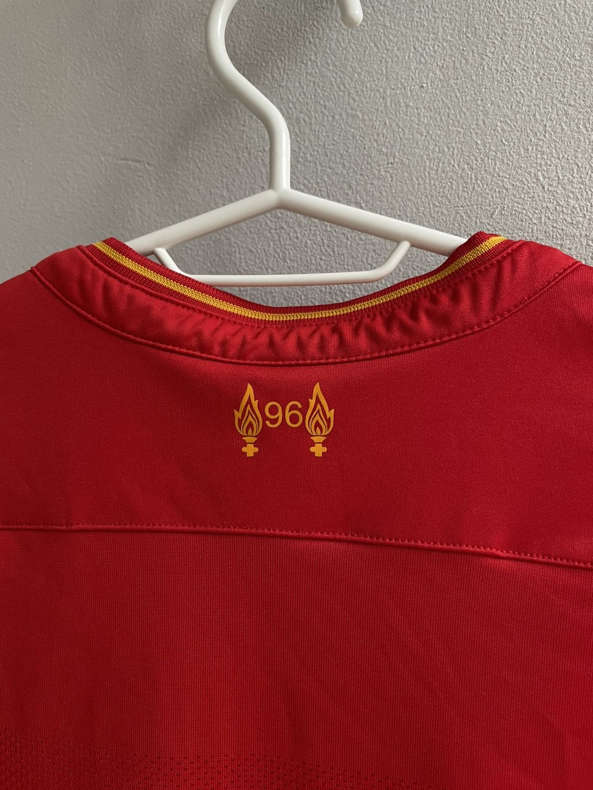 Vintage Liverpool 2016 2017 Home Football Shirt Soccer Jersey Size US M / EU 48-50 / 2 - 15 Thumbnail