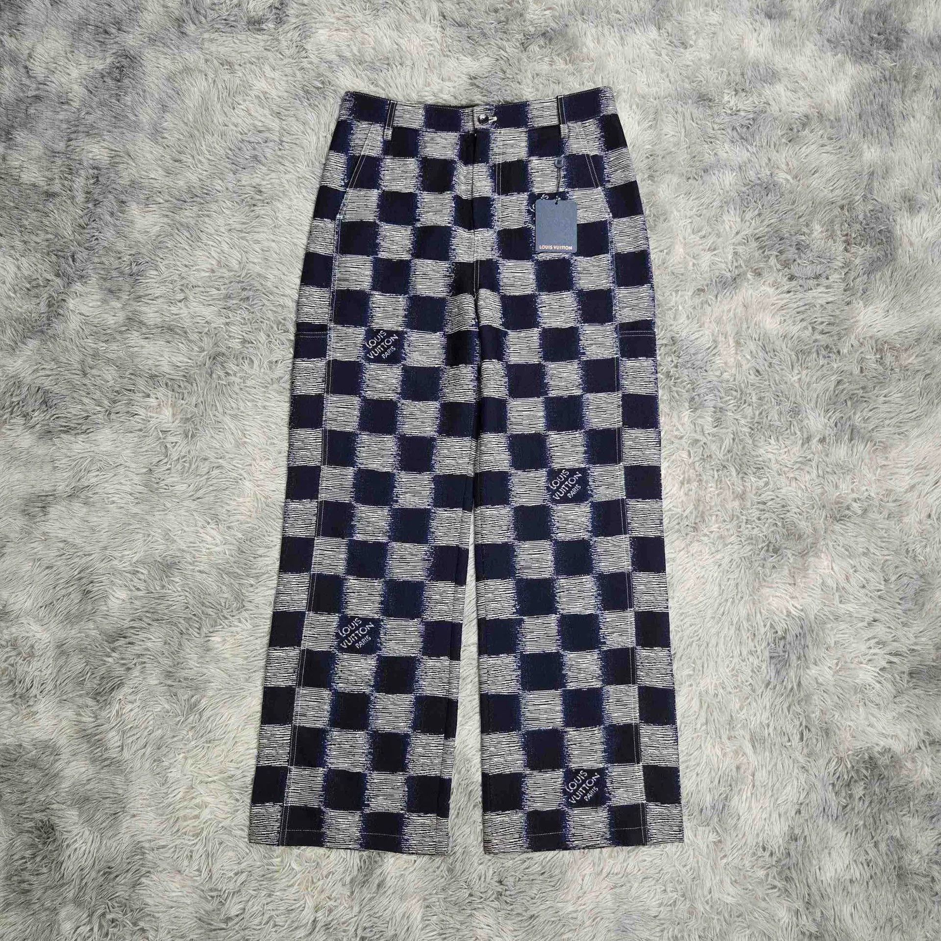 Louis Vuitton louis vuitton checkered long pants with tags Size US 34 / EU 50 - 1 Thumbnail