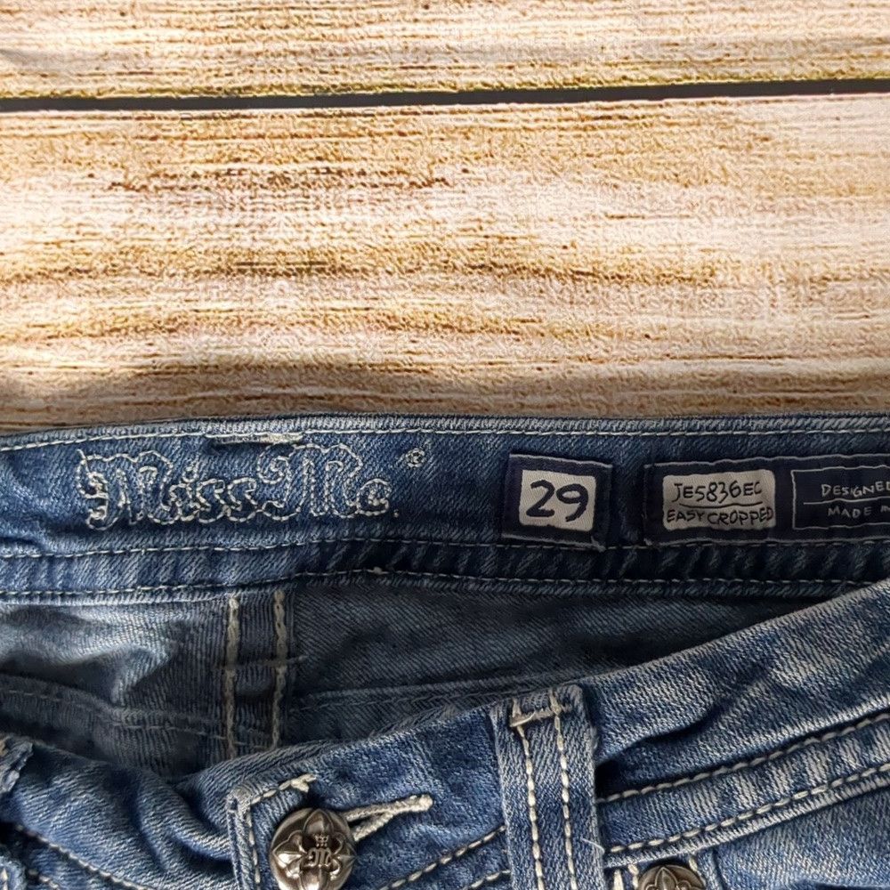 Miss Me Miss me distressed easy crop jeans size 29 Size 29" - 3 Thumbnail