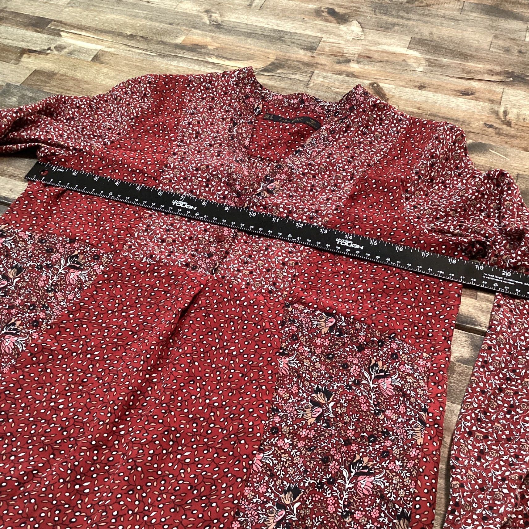 Zara Zara Basic Women S Burgundy Floral Patchwork V Neck Pullover Blouse Boho Shirt Patchwork Floral V-Neck Long Sleeve Button Cuffs You May Also Like Size S / US 4 / IT 40 - 6 Thumbnail