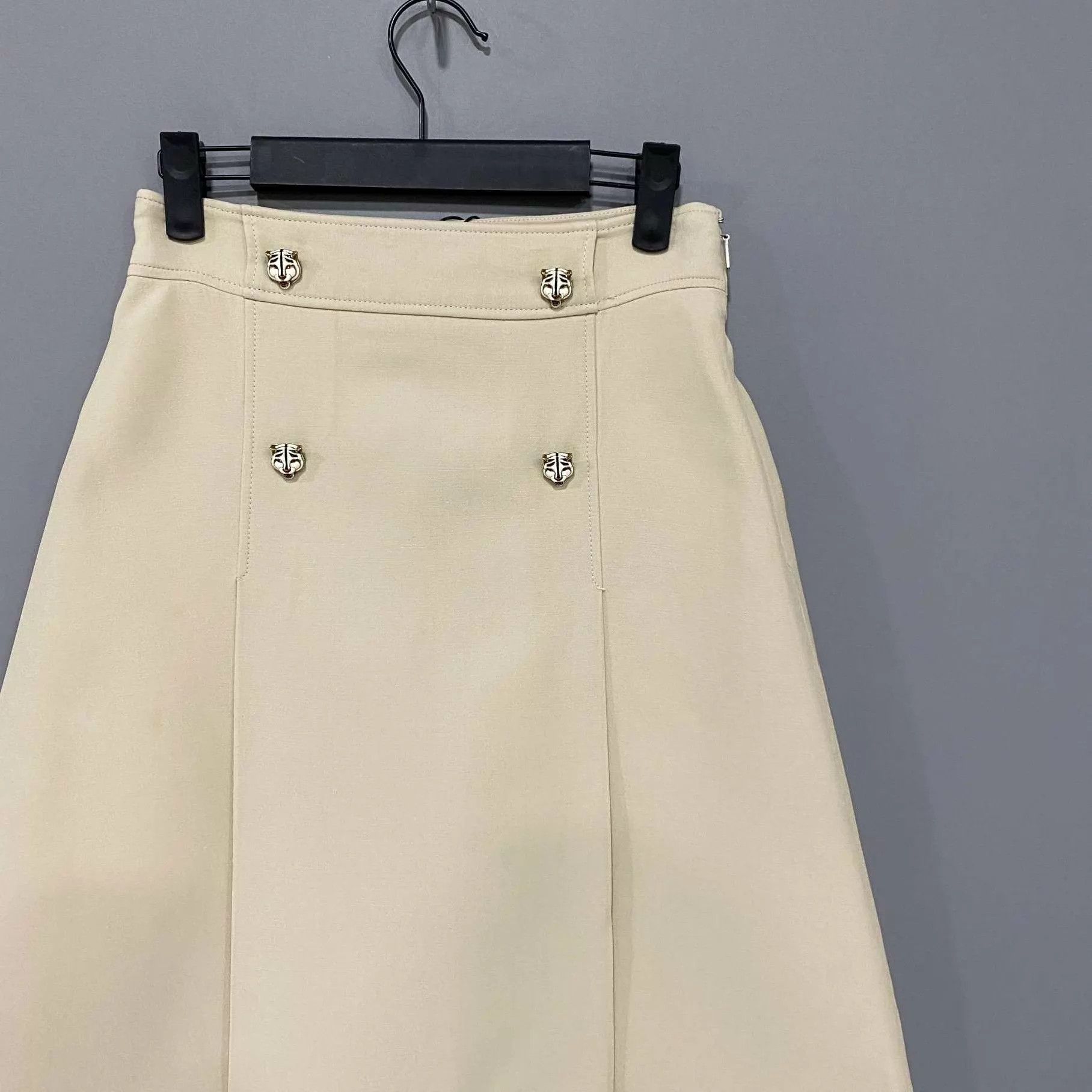 Gucci GUCCI cream white tiger head buckle skirt 95N FR40 stained Size S / US 4 / IT 40 - 3 Thumbnail