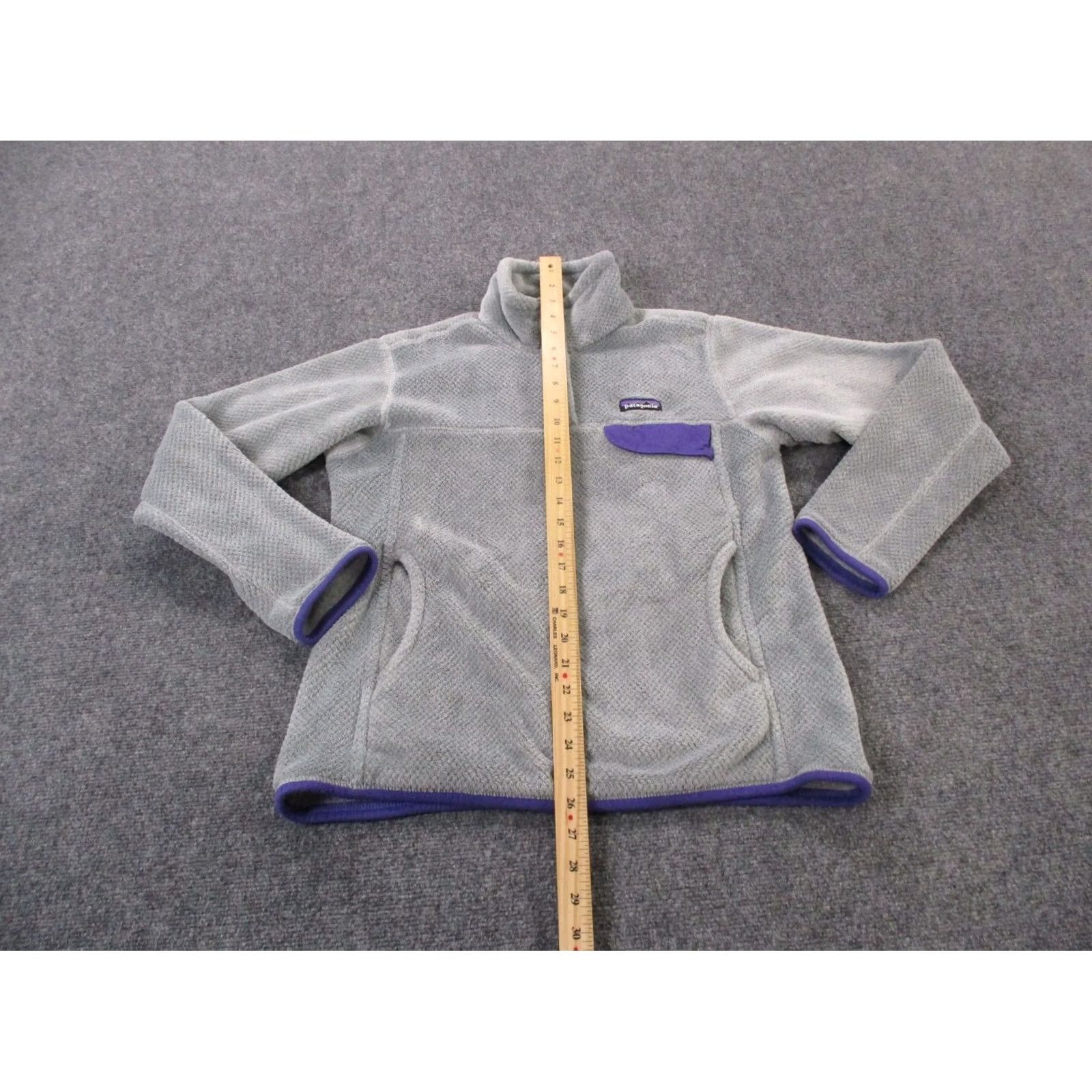 Patagonia Patagonia Sweater Womens M Gray Jacket Snap Fleece Fuzzy Outdoors Camping Size M / US 6-8 / IT 42-44 - 3 Thumbnail