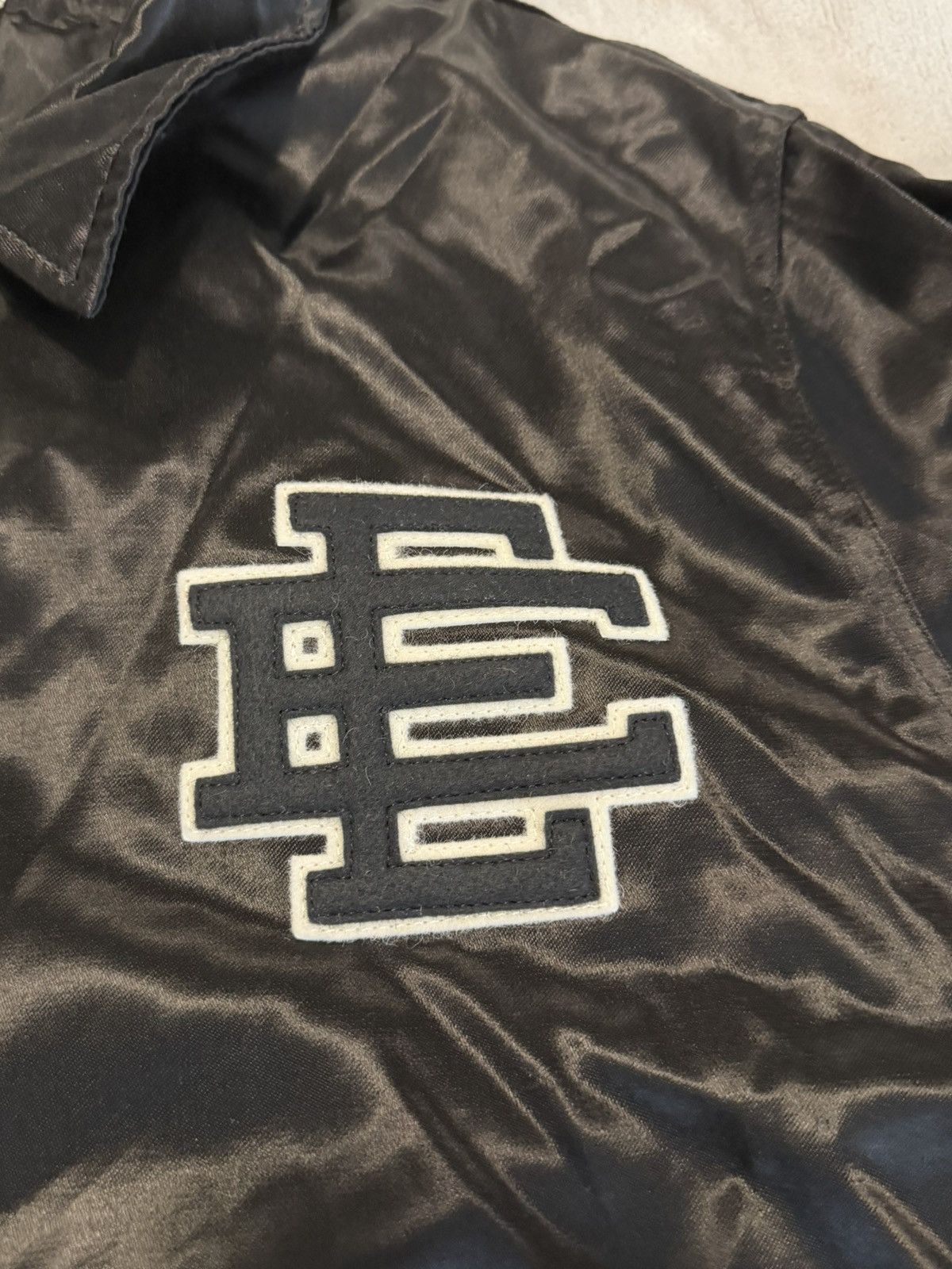 Eric Emanuel Eric Emanuel EE Logo Satin Coach Jacket Black XL Size US XL / EU 56 / 4 - 2 Thumbnail