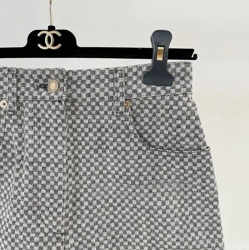 Louis Vuitton Louis Vuitton Gray Cotton Ladies Shorts . Size 23" - 3 Thumbnail