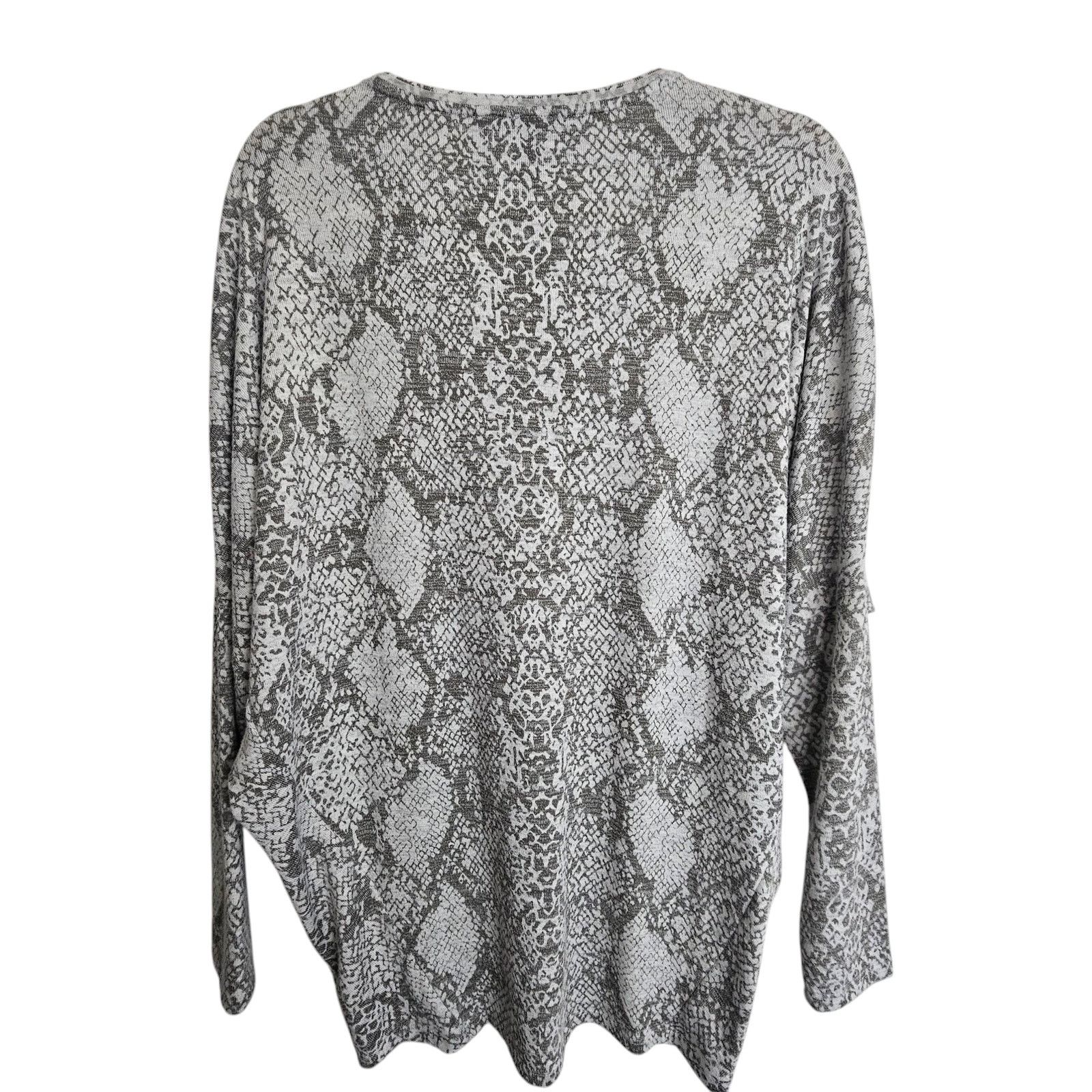 White House Black Market White House Black Market Sweater Snake Print Dolman Sleeve Size XS / US 0-2 / IT 36-38 - 9 Thumbnail