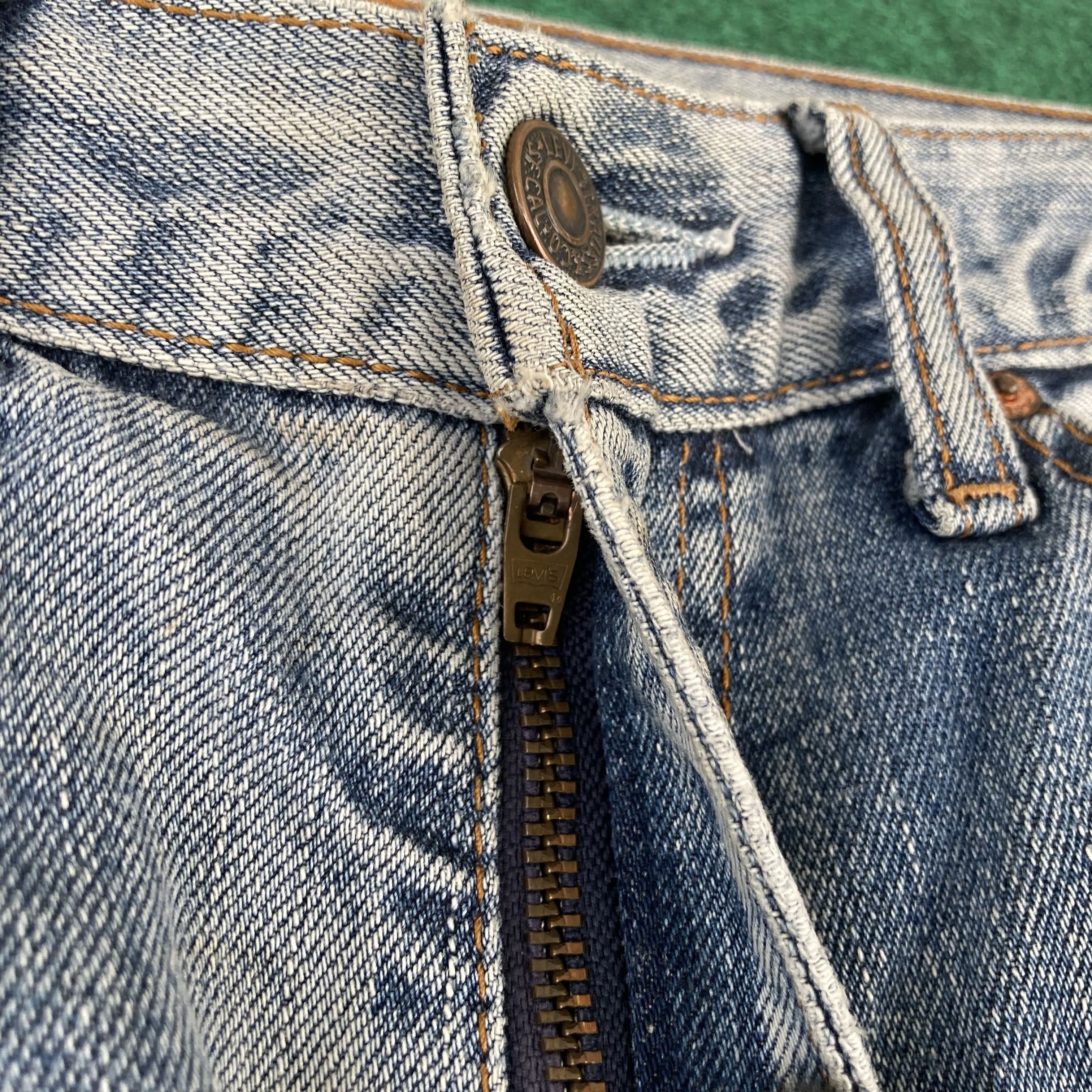 Levi's Vtg Levis 517 Ripped Faded Denim Bootcut Flared Sz 33 Jeans Size US 33 - 5 Thumbnail