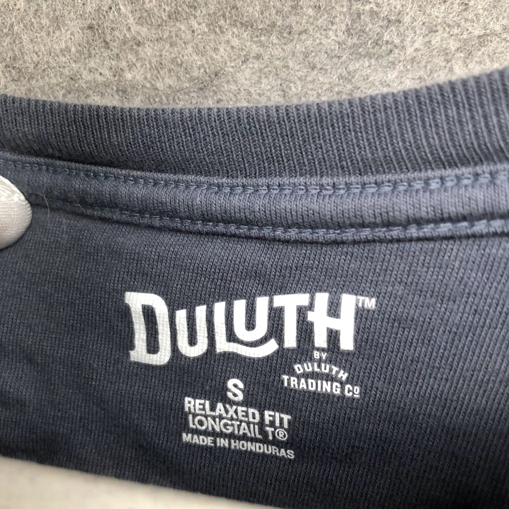 Duluth Trading Company Duluth Trading Co Relaxed Fit Longtail T Shirt Mens S Gray Short Sleeve Crew Neck Cotton Knit Size US S / EU 44-46 / 1 - 5 Thumbnail